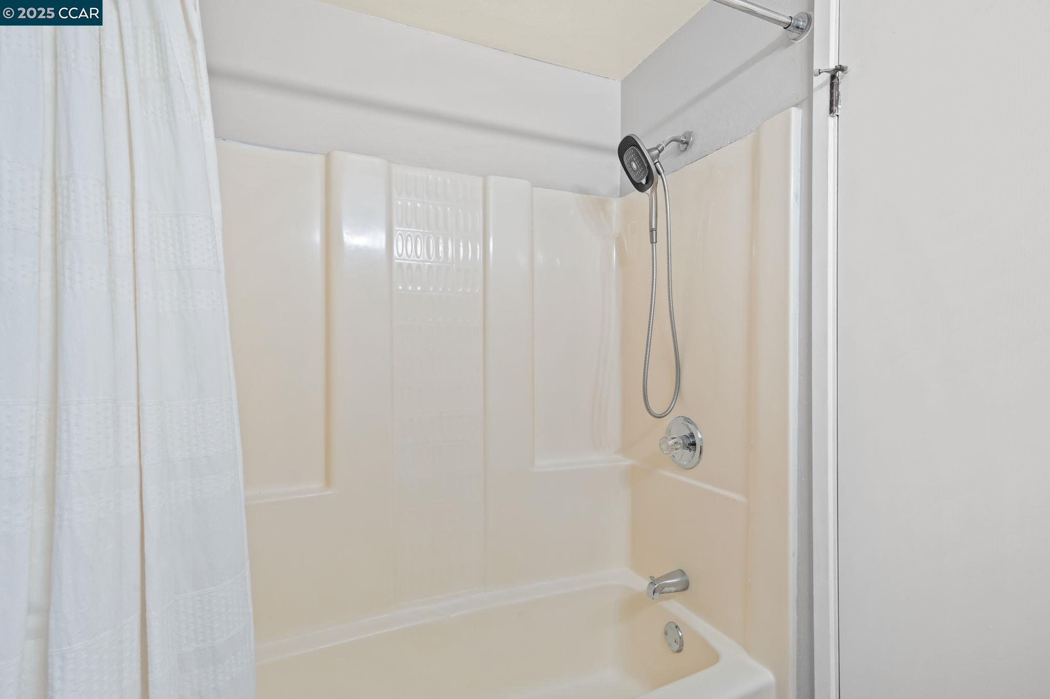 Photo #15: 41107496 Listing: Photo #15