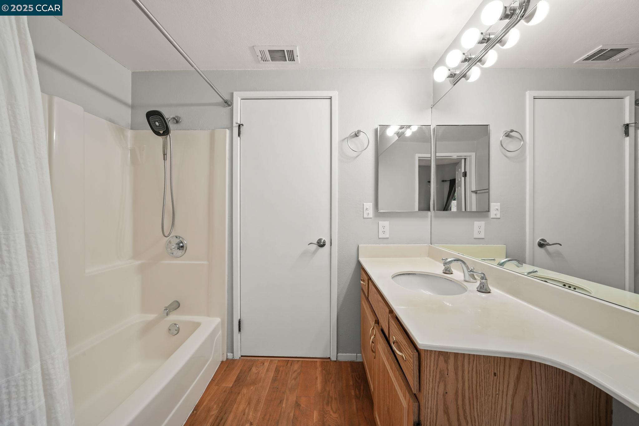 Photo #16: 41107496 Listing: Photo #16