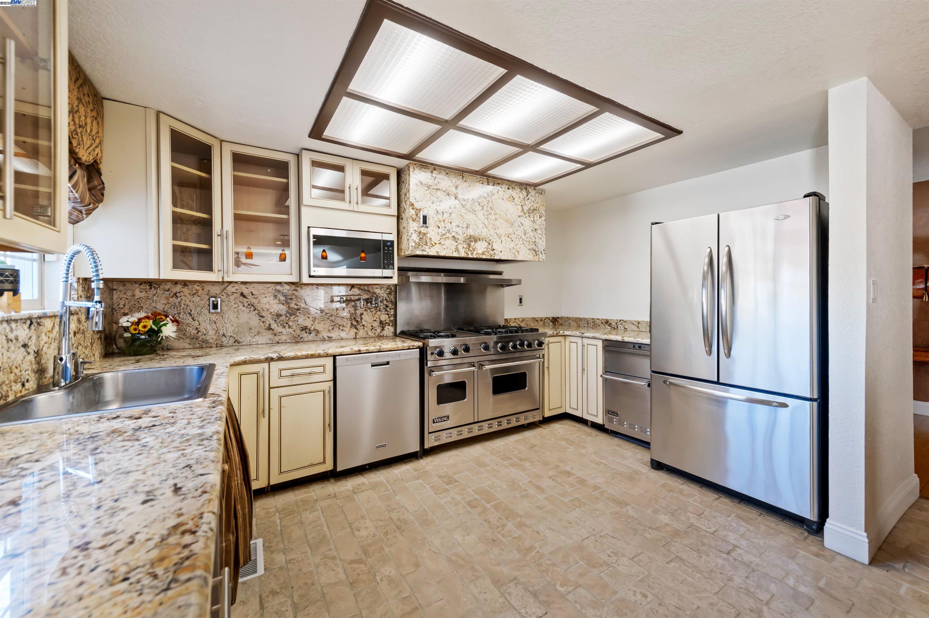 Detail Gallery Image 11 of 60 For 23551 Rancho Ramon Ct, Tracy,  CA 95304 - 6 Beds | 3 Baths