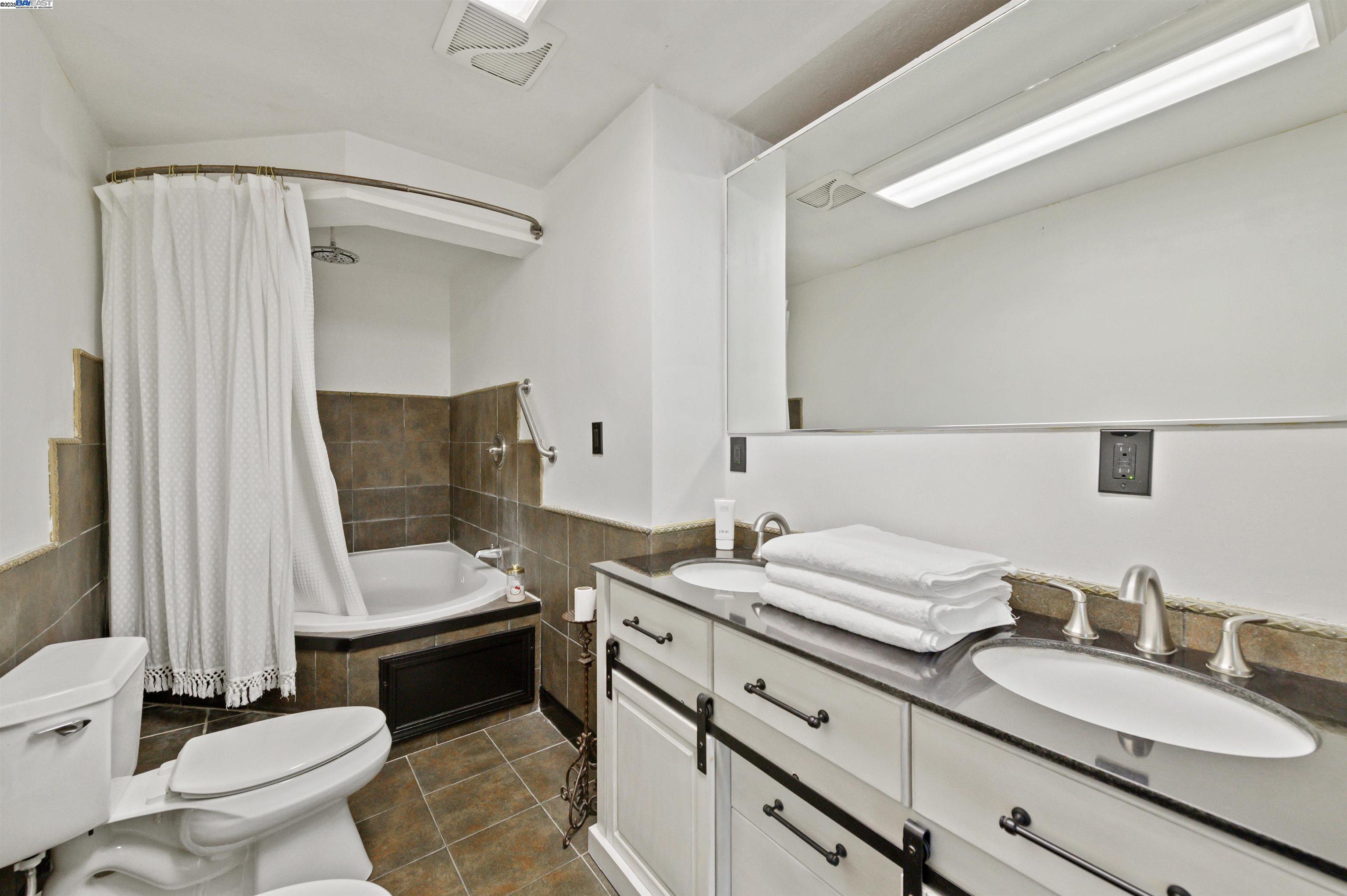 Detail Gallery Image 19 of 60 For 23551 Rancho Ramon Ct, Tracy,  CA 95304 - 6 Beds | 3 Baths