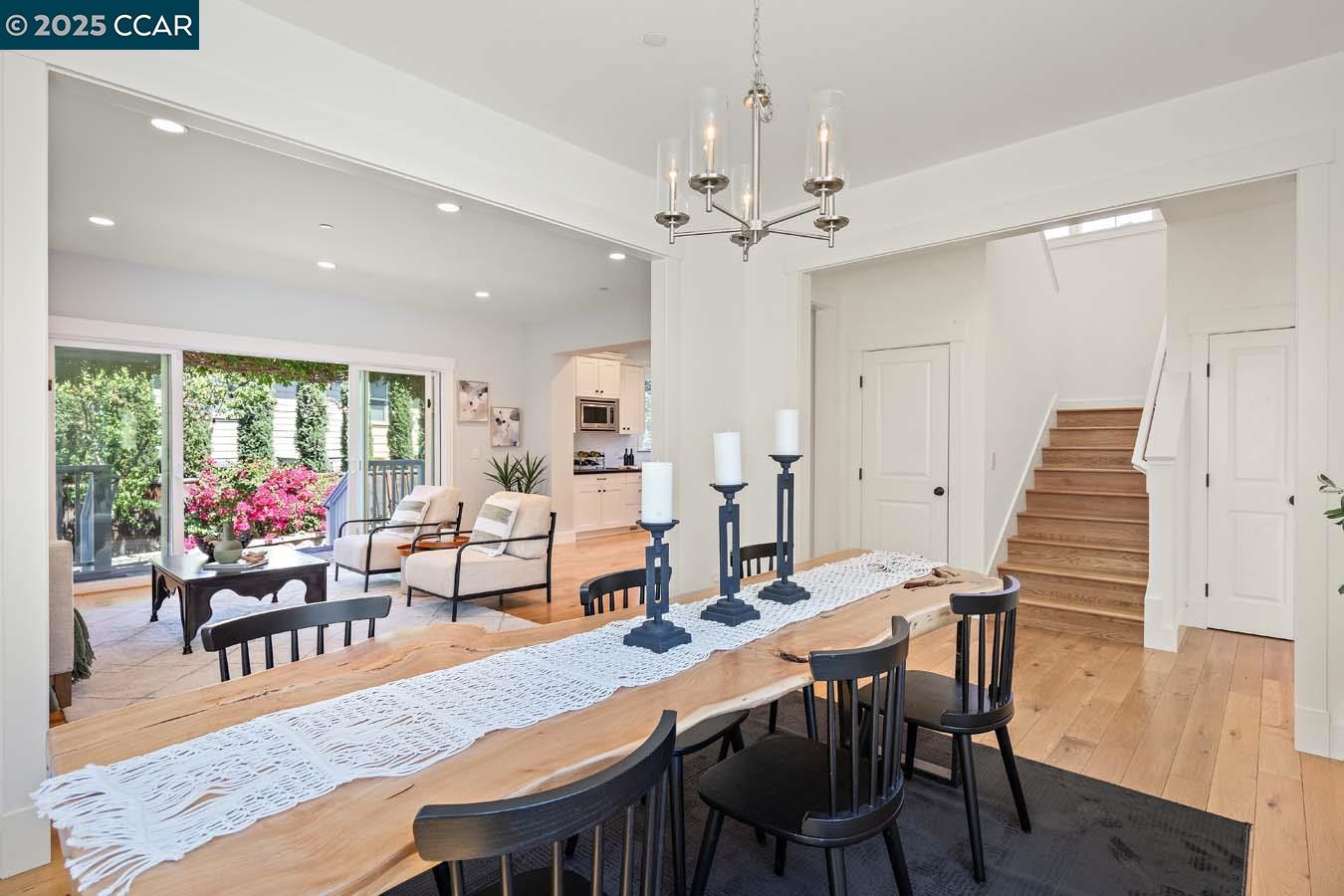 Detail Gallery Image 16 of 44 For 2166 Overlook Dr, Walnut Creek,  CA 94597 - 4 Beds | 3/1 Baths