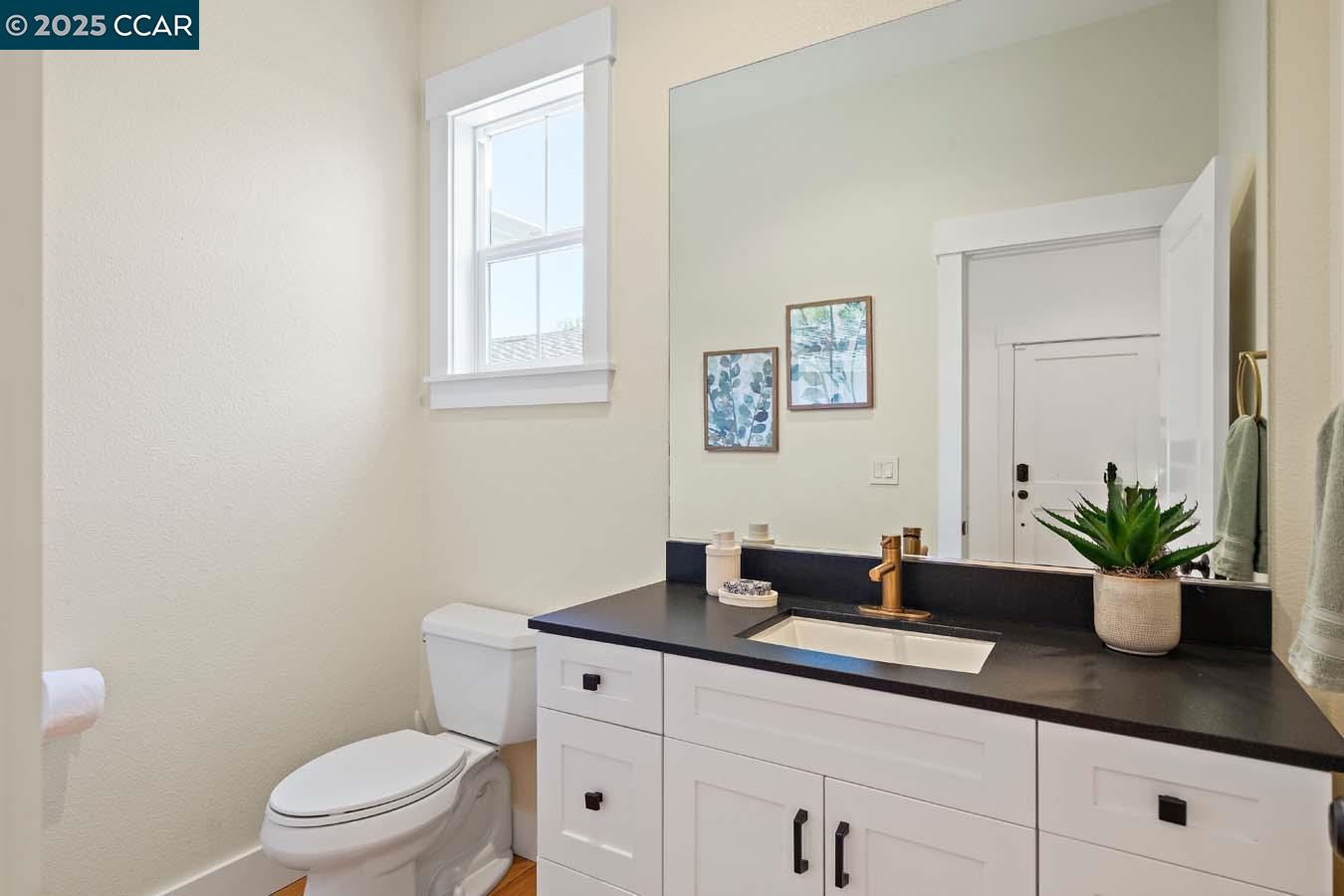 Detail Gallery Image 17 of 44 For 2166 Overlook Dr, Walnut Creek,  CA 94597 - 4 Beds | 3/1 Baths