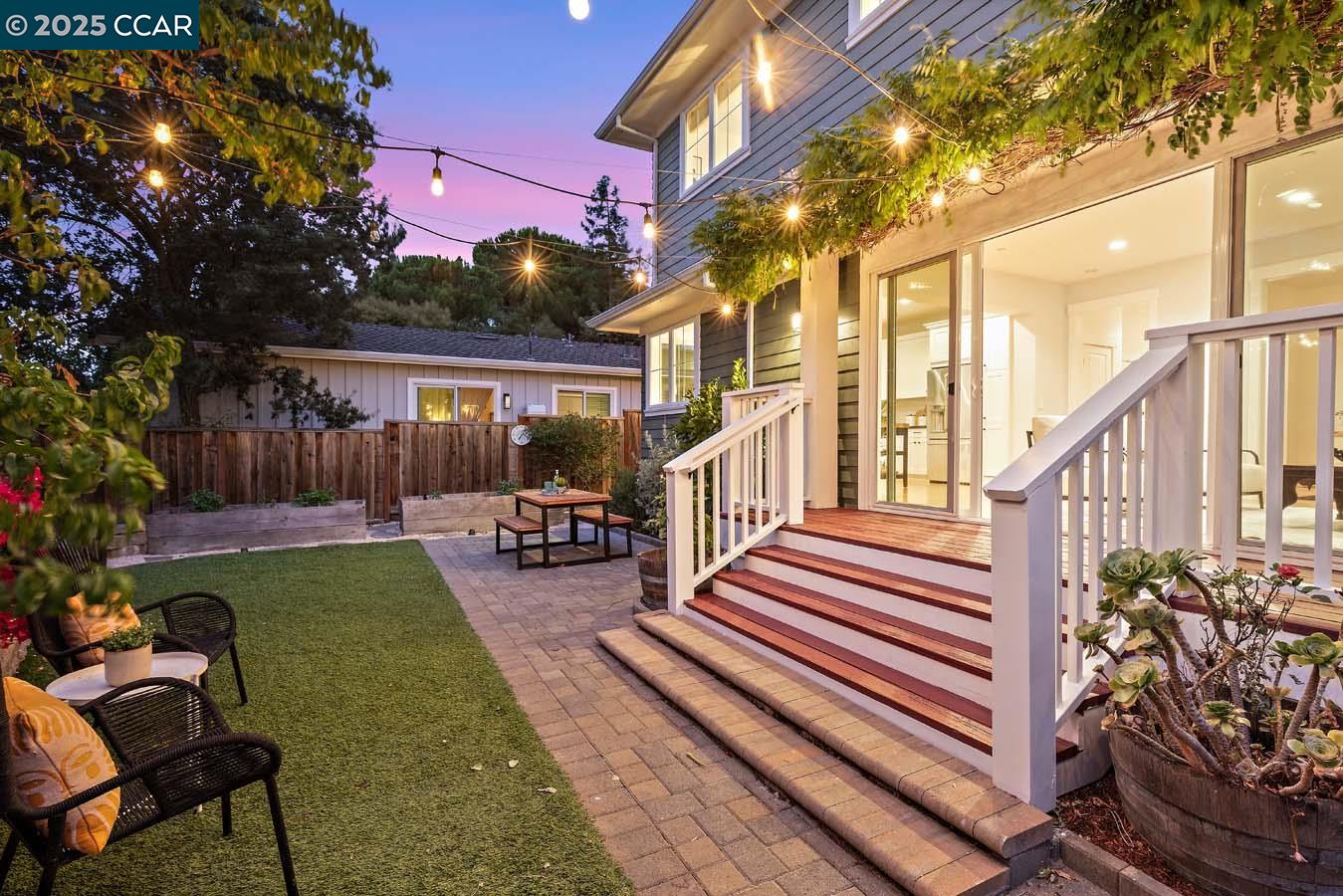 Detail Gallery Image 19 of 44 For 2166 Overlook Dr, Walnut Creek,  CA 94597 - 4 Beds | 3/1 Baths