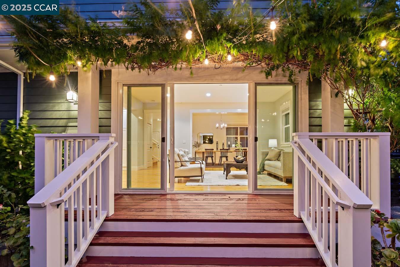 Detail Gallery Image 3 of 44 For 2166 Overlook Dr, Walnut Creek,  CA 94597 - 4 Beds | 3/1 Baths