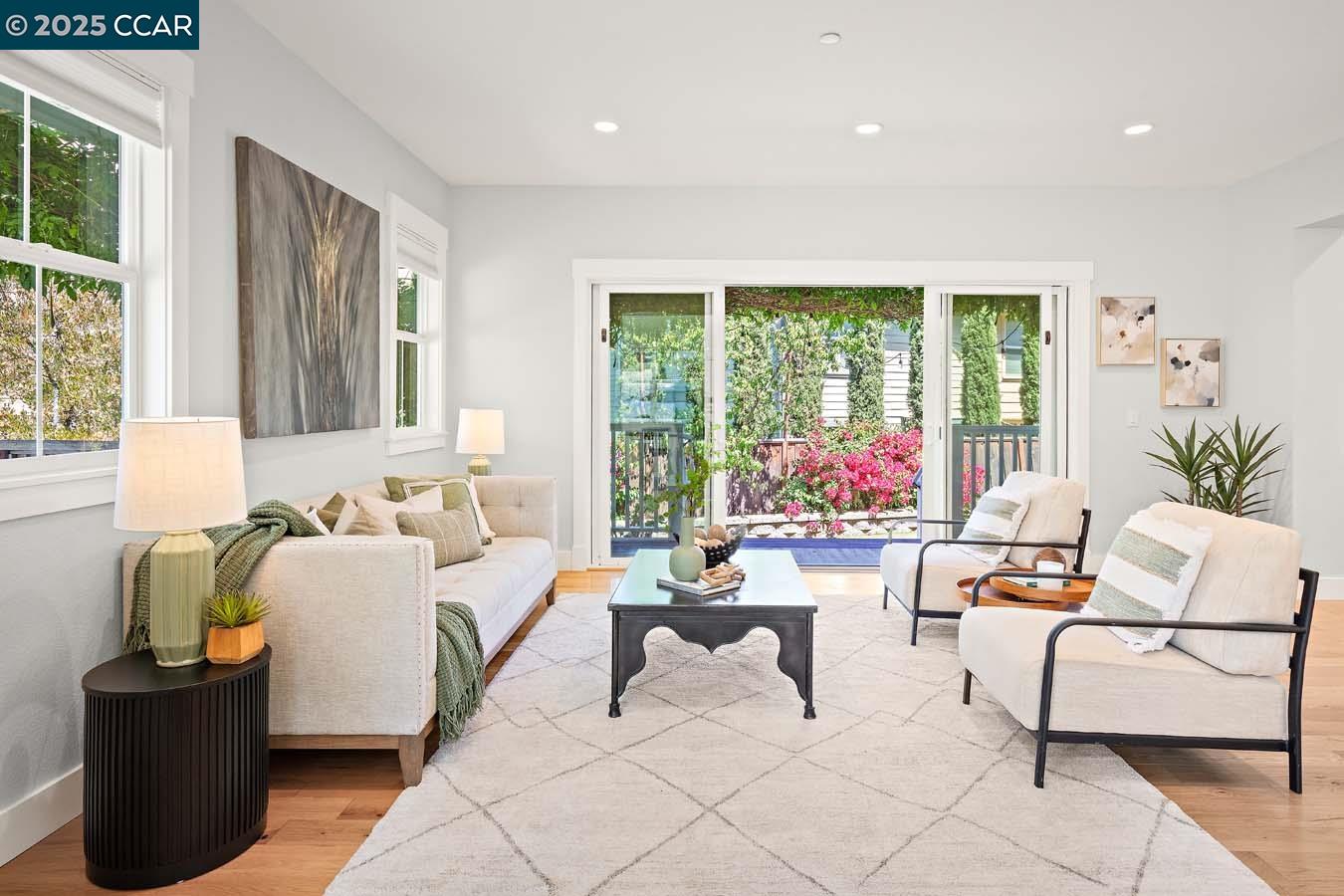 Detail Gallery Image 5 of 44 For 2166 Overlook Dr, Walnut Creek,  CA 94597 - 4 Beds | 3/1 Baths