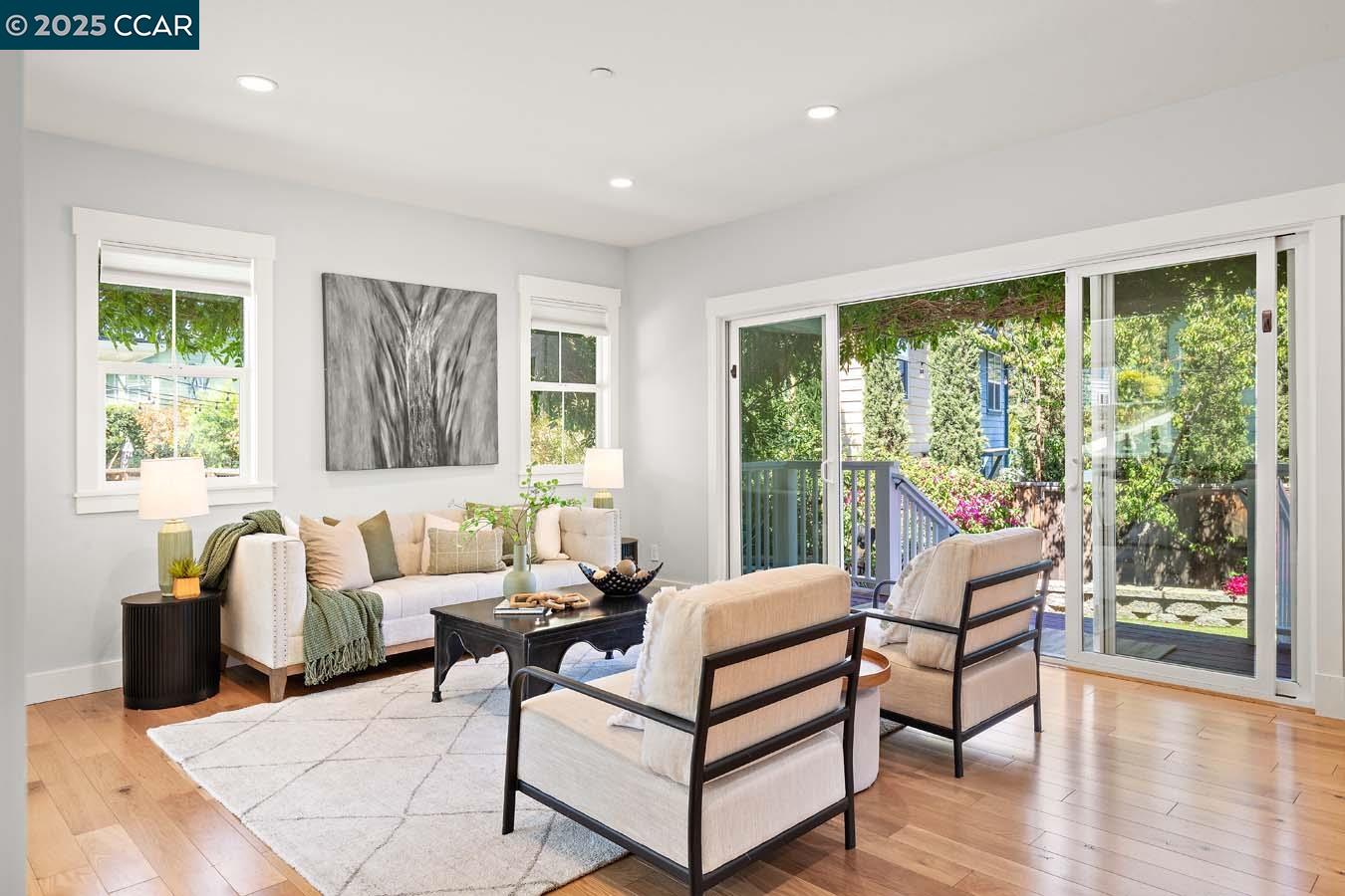 Detail Gallery Image 6 of 44 For 2166 Overlook Dr, Walnut Creek,  CA 94597 - 4 Beds | 3/1 Baths