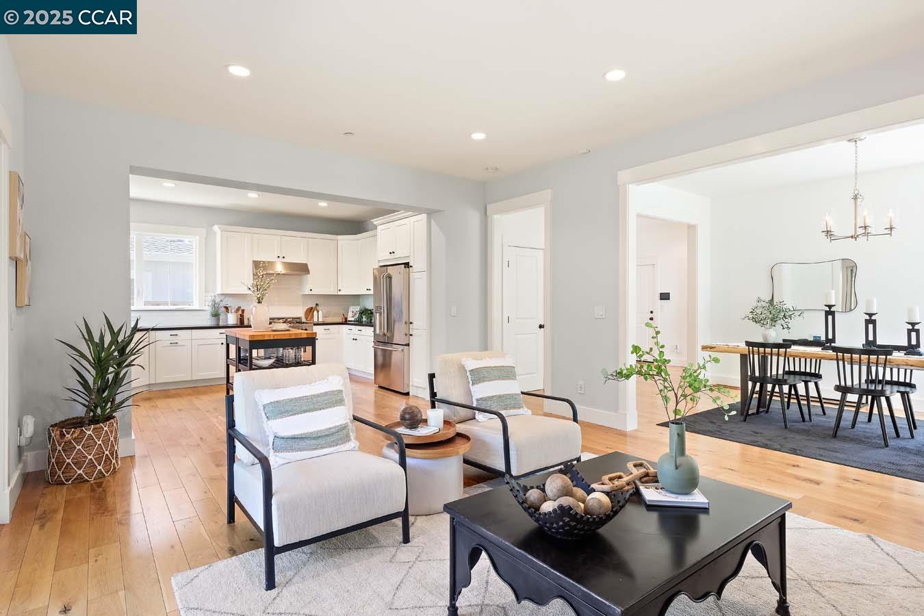 Detail Gallery Image 8 of 44 For 2166 Overlook Dr, Walnut Creek,  CA 94597 - 4 Beds | 3/1 Baths