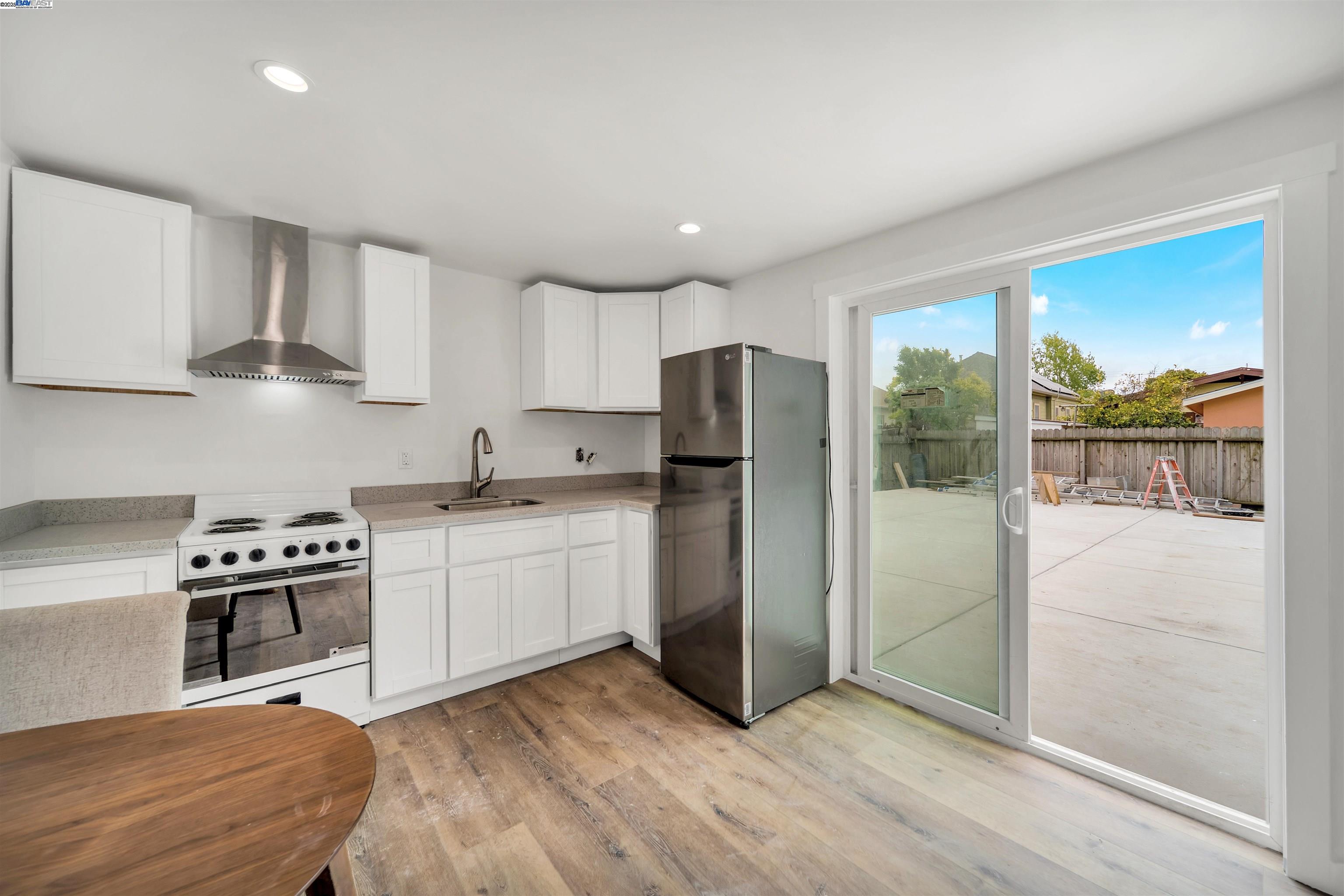 Detail Gallery Image 11 of 33 For 3031 Logan St, Oakland,  CA 94601 - – Beds | – Baths