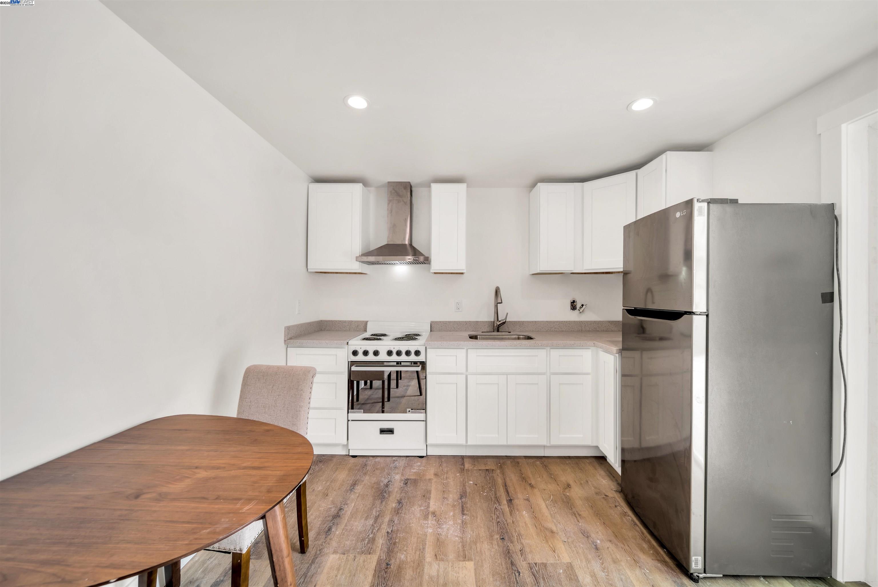 Detail Gallery Image 12 of 33 For 3031 Logan St, Oakland,  CA 94601 - – Beds | – Baths