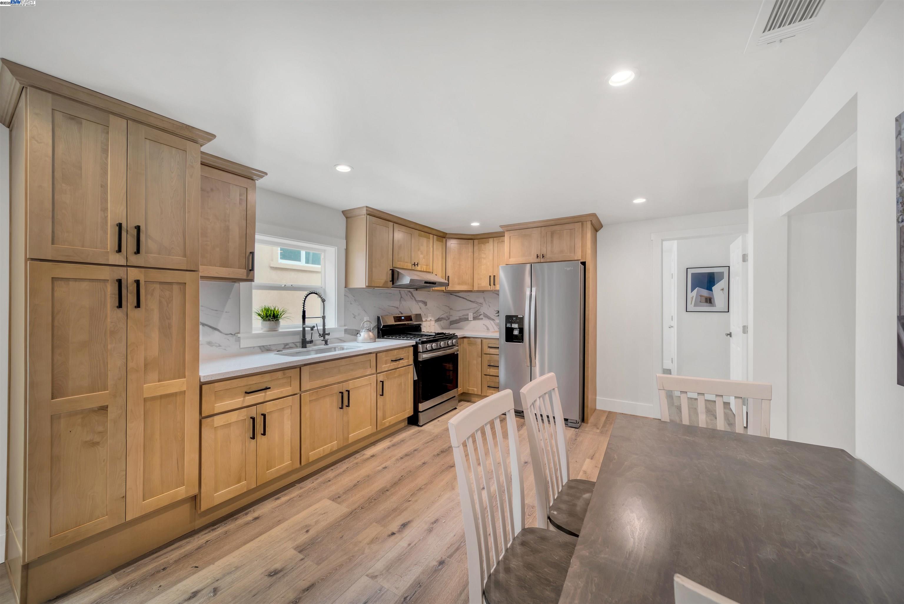 Detail Gallery Image 26 of 33 For 3031 Logan St, Oakland,  CA 94601 - – Beds | – Baths