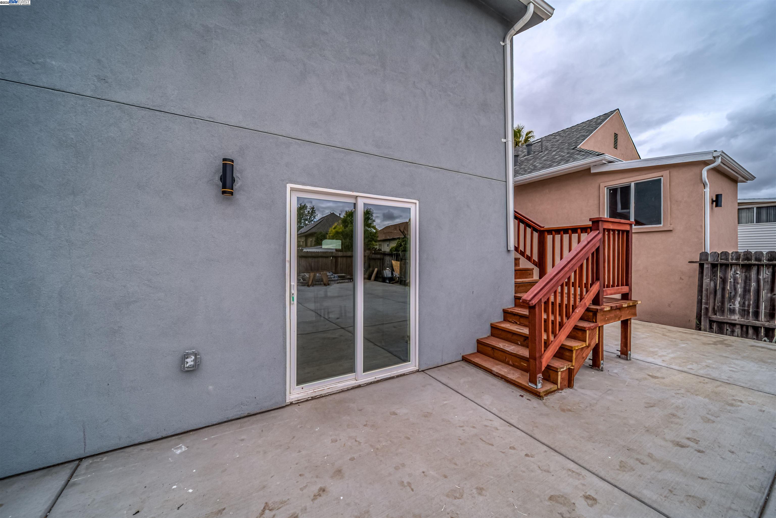 Detail Gallery Image 10 of 33 For 3031 Logan St, Oakland,  CA 94601 - – Beds | – Baths