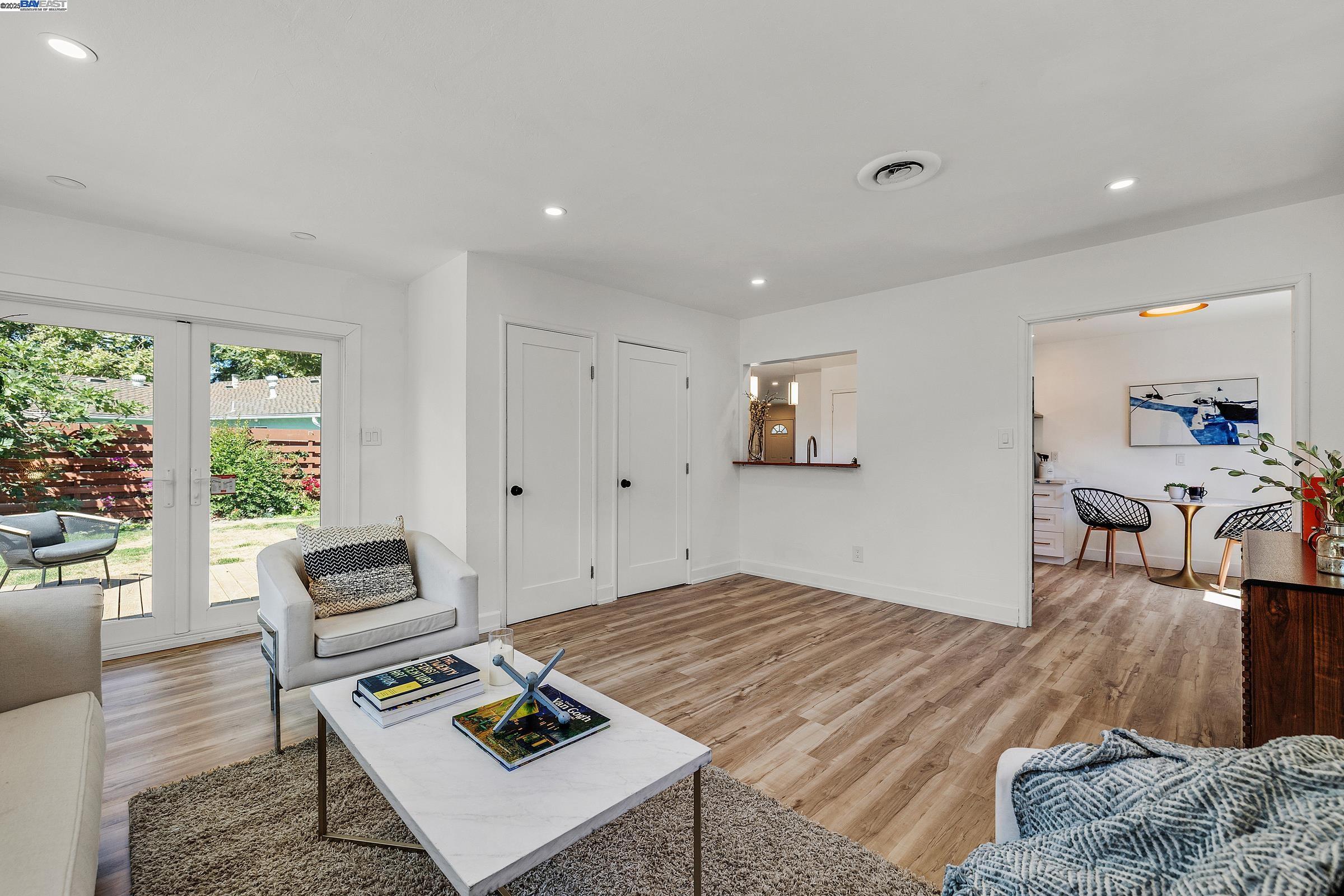 Detail Gallery Image 11 of 32 For 15833 via Toledo, San Lorenzo,  CA 94580 - 3 Beds | 1/1 Baths
