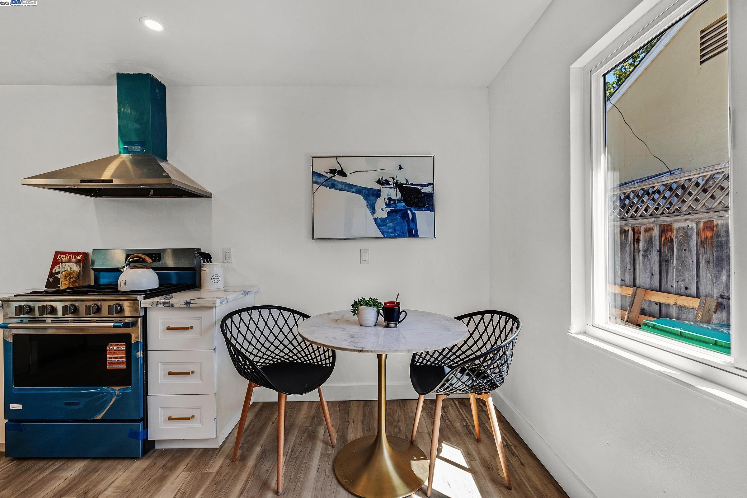 Detail Gallery Image 13 of 32 For 15833 via Toledo, San Lorenzo,  CA 94580 - 3 Beds | 1/1 Baths