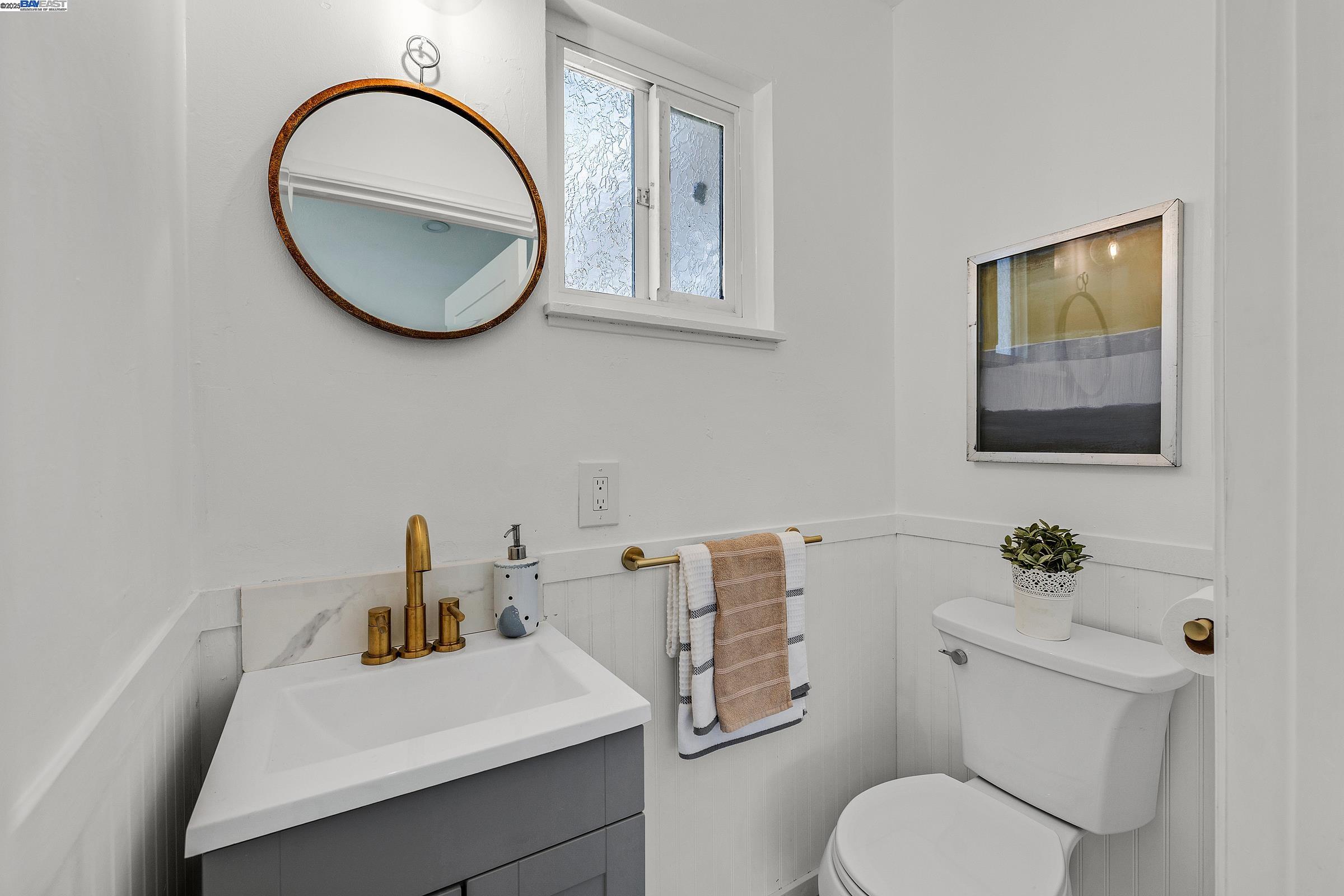 Detail Gallery Image 14 of 32 For 15833 via Toledo, San Lorenzo,  CA 94580 - 3 Beds | 1/1 Baths