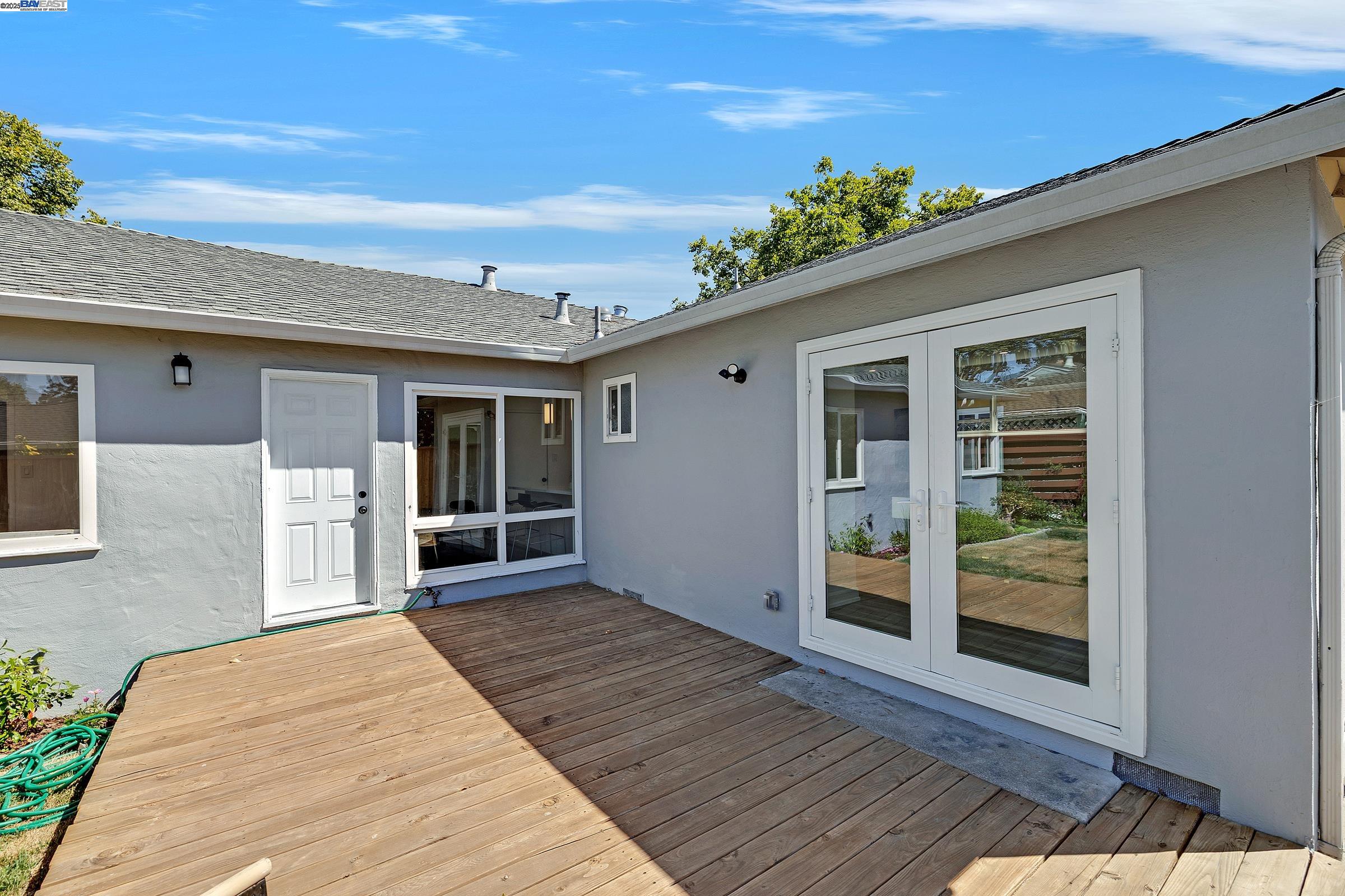 Detail Gallery Image 24 of 32 For 15833 via Toledo, San Lorenzo,  CA 94580 - 3 Beds | 1/1 Baths