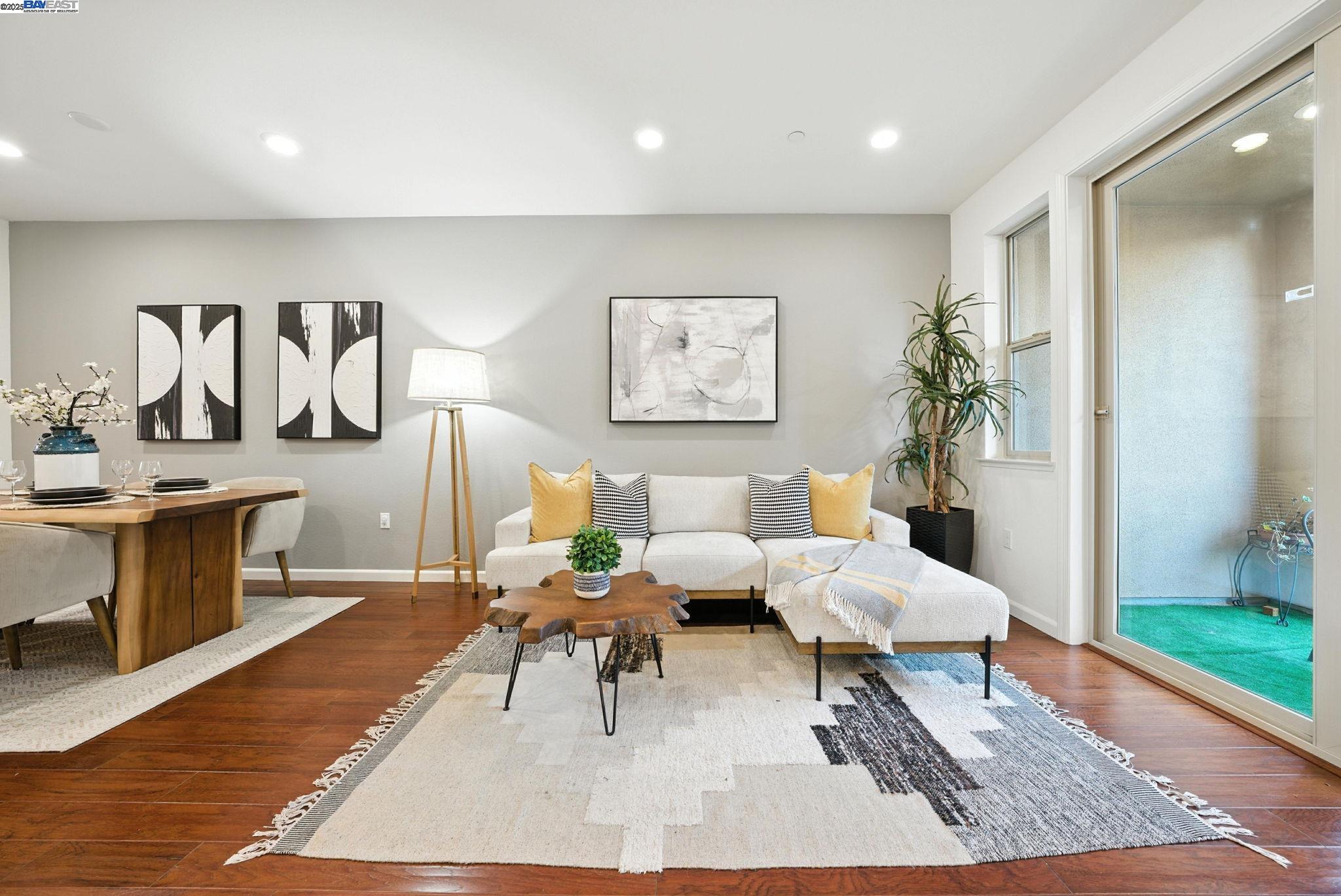 Detail Gallery Image 14 of 58 For 2702 Urbino Ct, San Jose,  CA 95111 - 3 Beds | 3/1 Baths