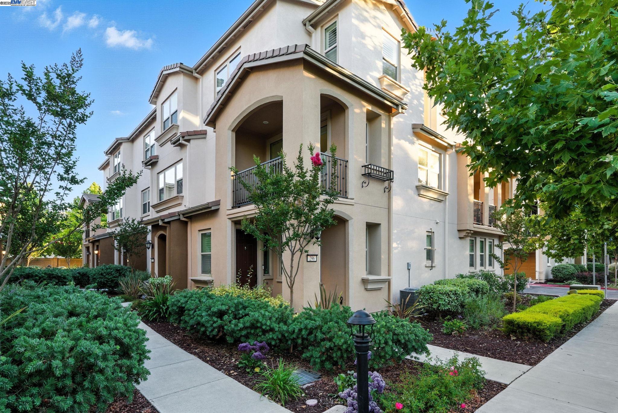 Detail Gallery Image 3 of 58 For 2702 Urbino Ct, San Jose,  CA 95111 - 3 Beds | 3/1 Baths
