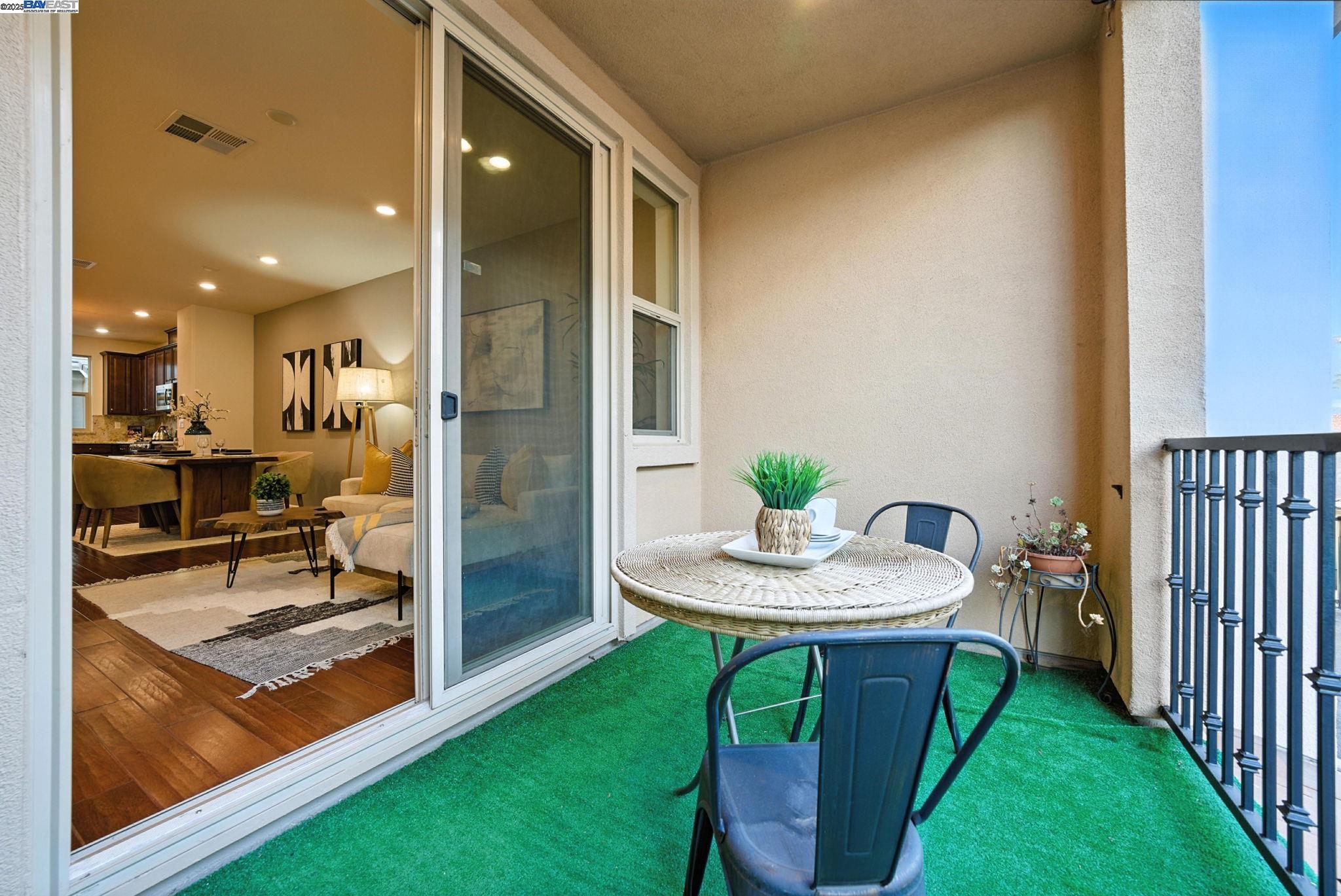 Detail Gallery Image 23 of 58 For 2702 Urbino Ct, San Jose,  CA 95111 - 3 Beds | 3/1 Baths