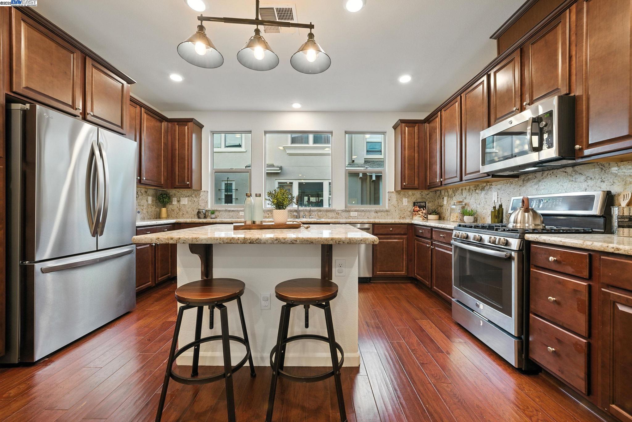 Detail Gallery Image 24 of 58 For 2702 Urbino Ct, San Jose,  CA 95111 - 3 Beds | 3/1 Baths