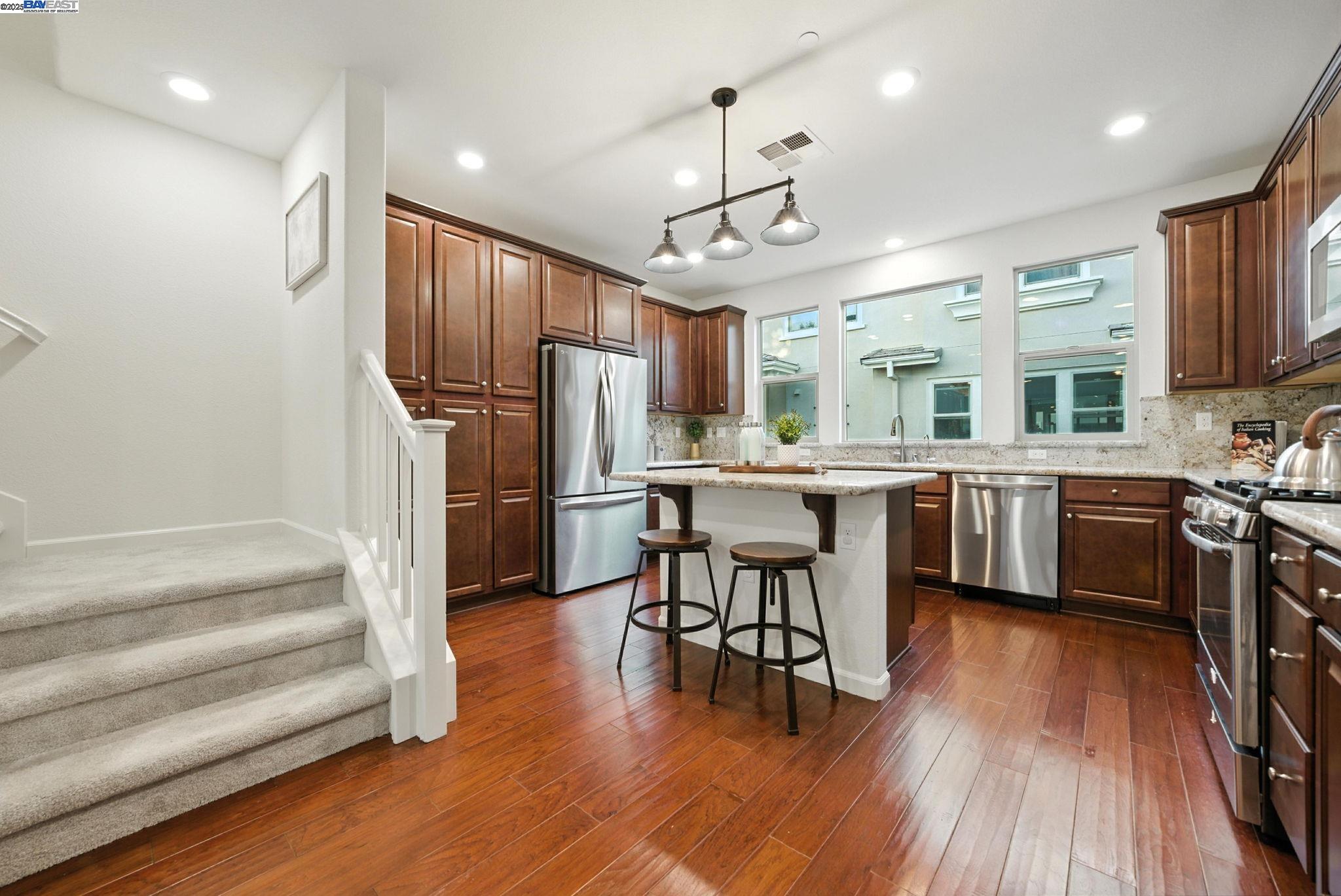 Detail Gallery Image 25 of 58 For 2702 Urbino Ct, San Jose,  CA 95111 - 3 Beds | 3/1 Baths