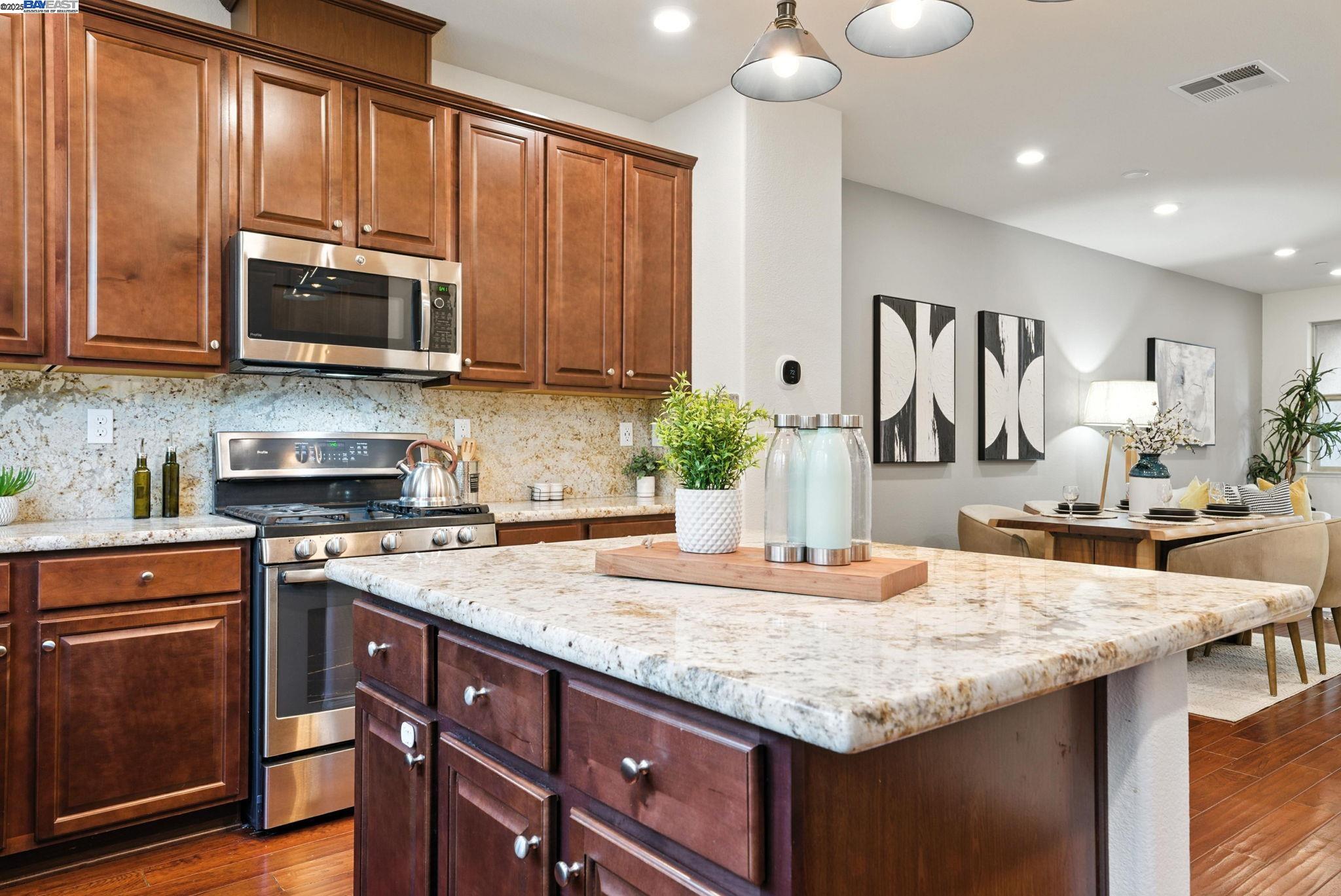 Detail Gallery Image 31 of 58 For 2702 Urbino Ct, San Jose,  CA 95111 - 3 Beds | 3/1 Baths