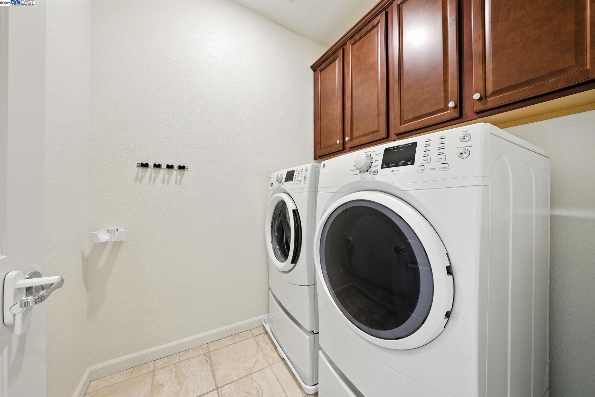 Detail Gallery Image 35 of 58 For 2702 Urbino Ct, San Jose,  CA 95111 - 3 Beds | 3/1 Baths