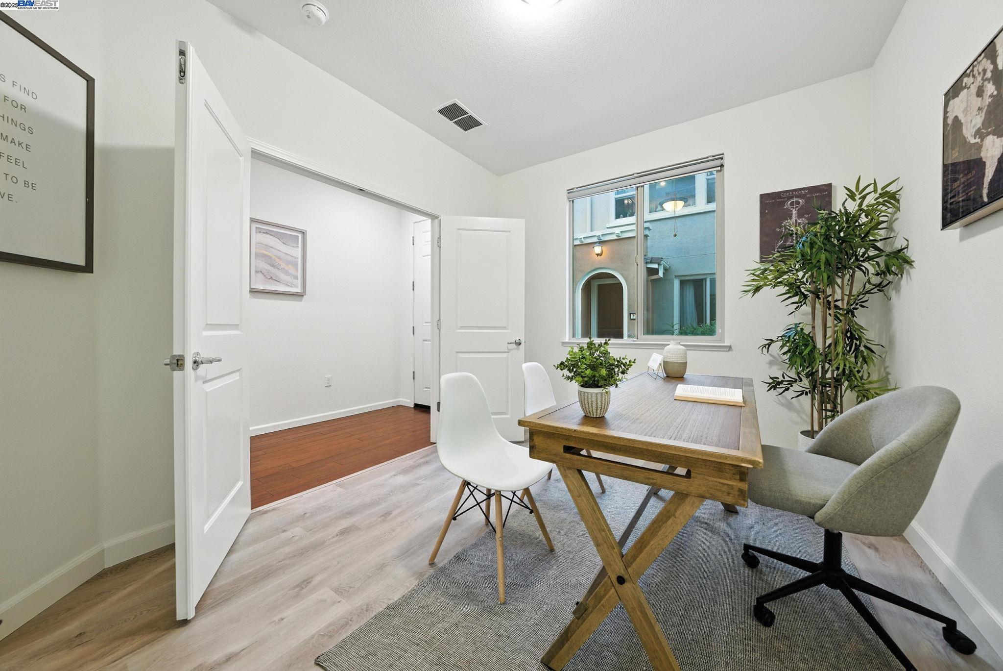 Detail Gallery Image 9 of 58 For 2702 Urbino Ct, San Jose,  CA 95111 - 3 Beds | 3/1 Baths