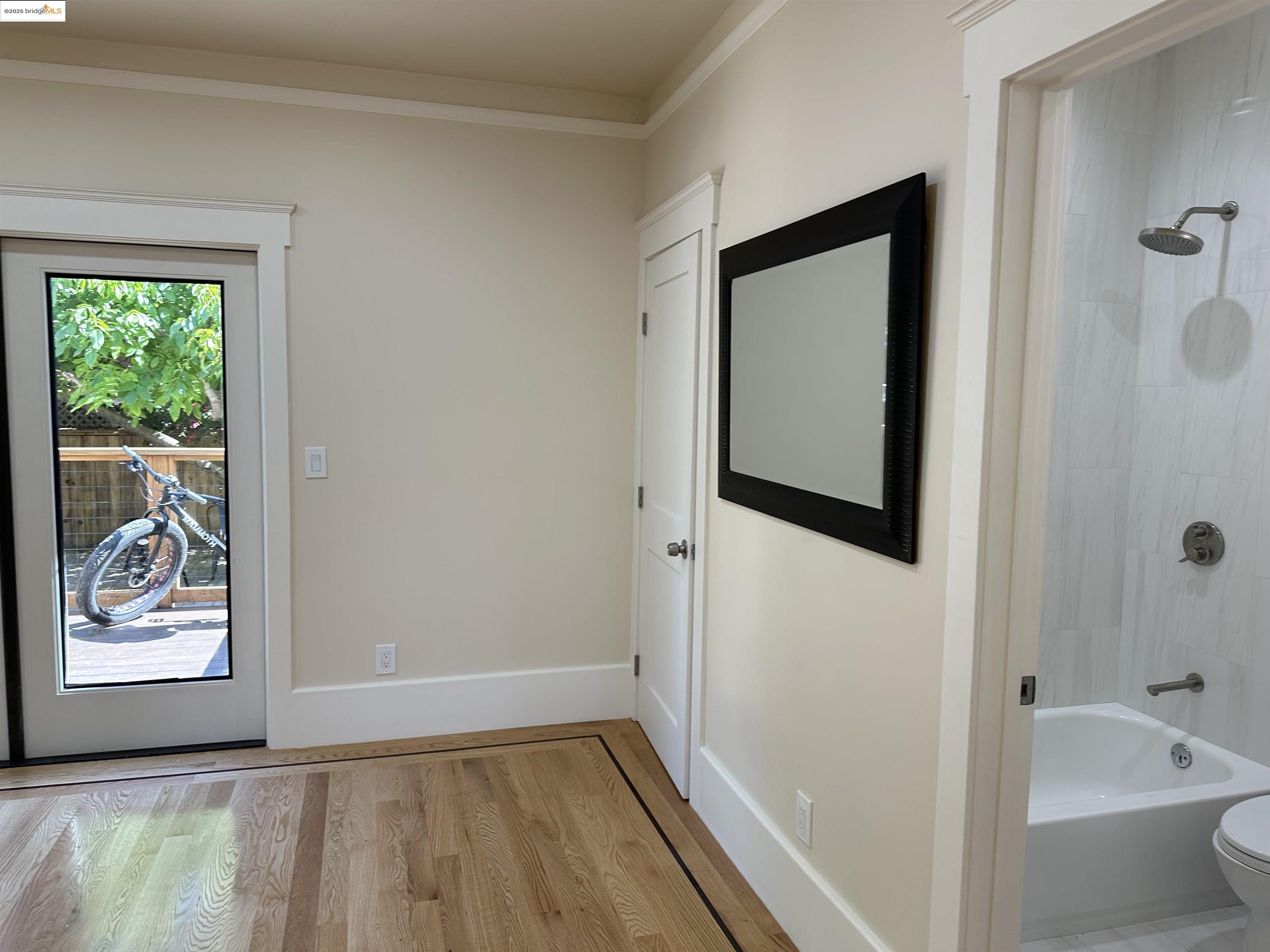 Detail Gallery Image 30 of 59 For 1025 56th Street, Oakland,  CA 94608 - 4 Beds | 3 Baths
