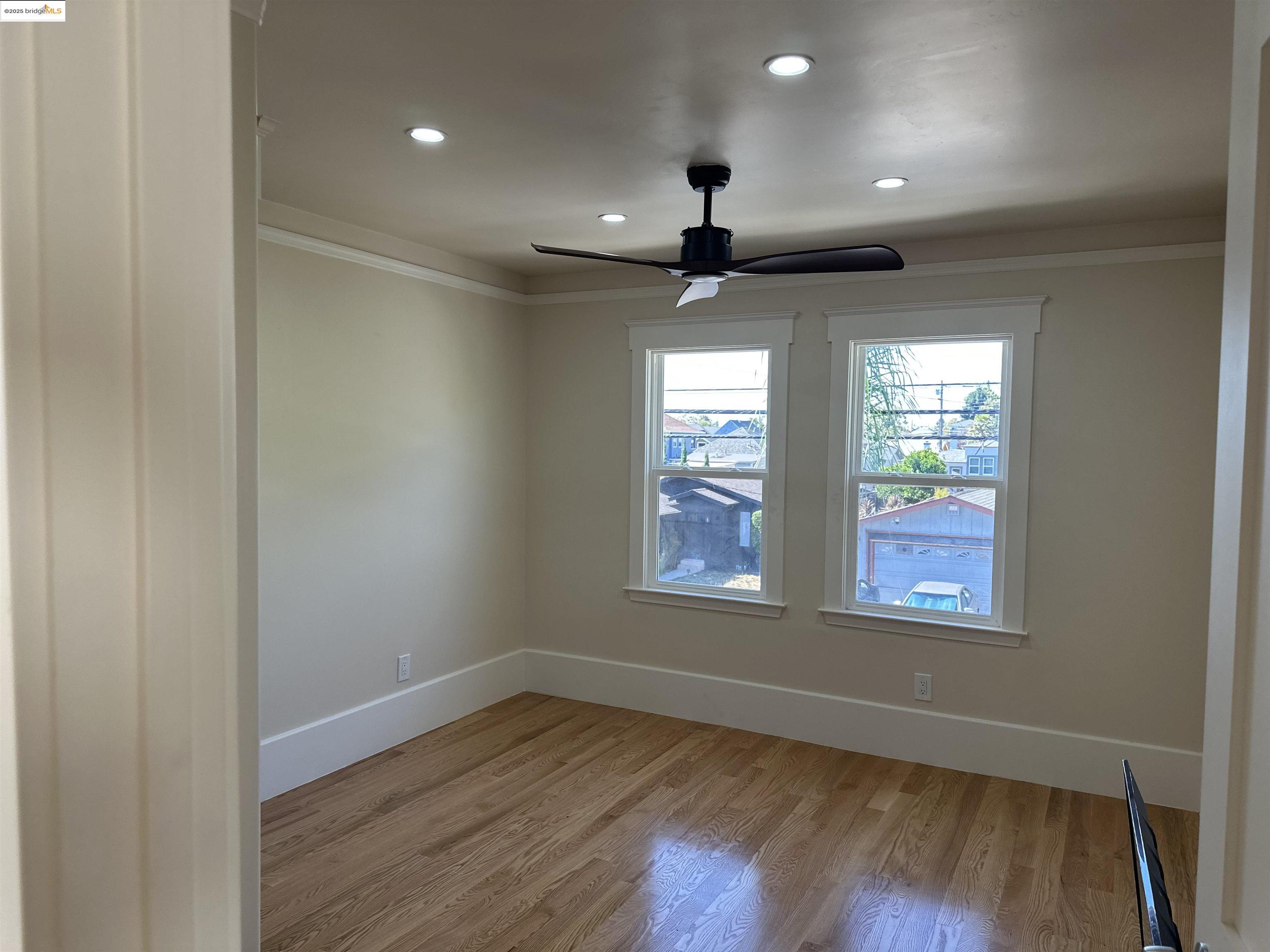 Detail Gallery Image 41 of 59 For 1025 56th Street, Oakland,  CA 94608 - 4 Beds | 3 Baths