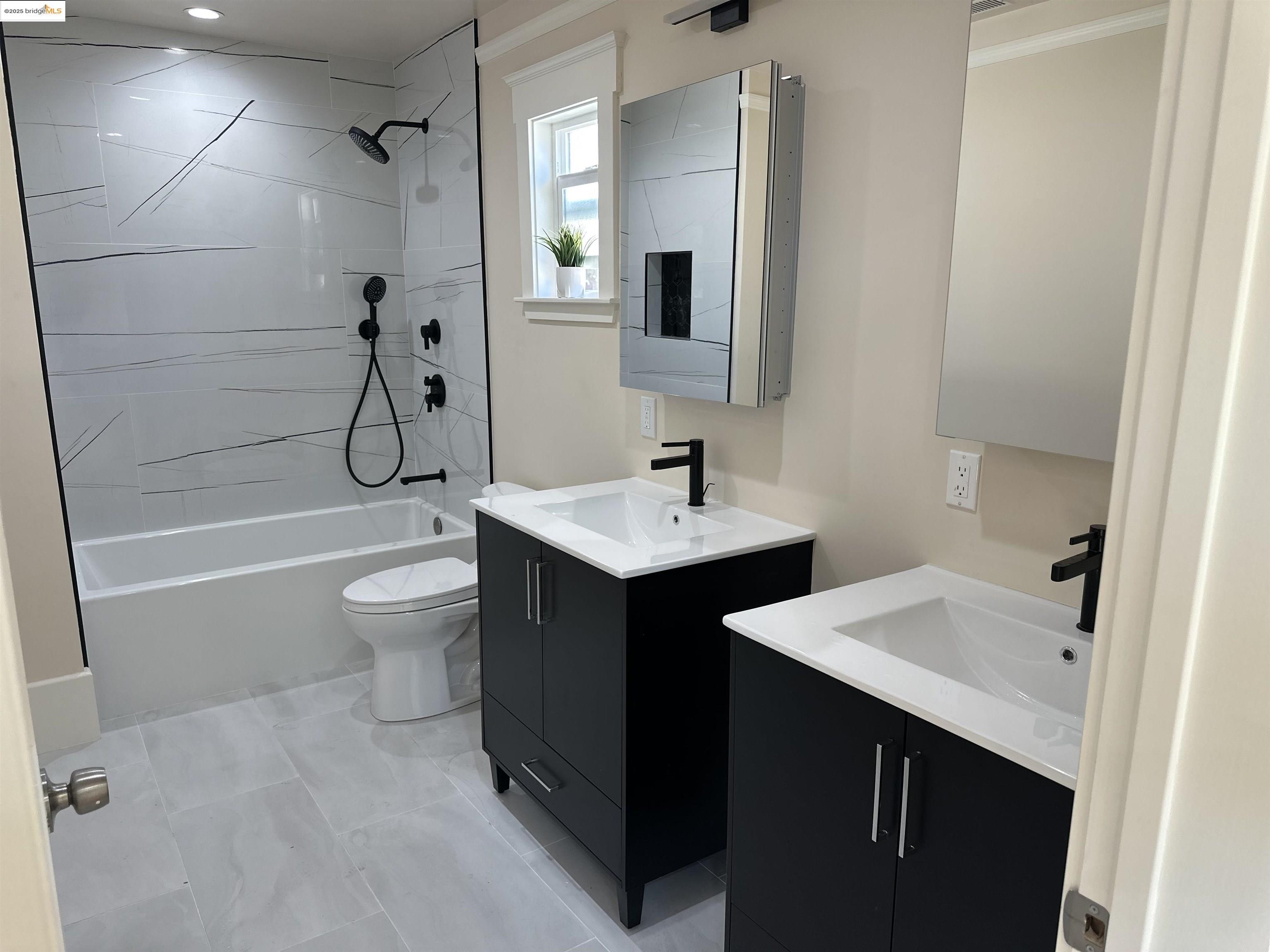 Detail Gallery Image 50 of 59 For 1025 56th Street, Oakland,  CA 94608 - 4 Beds | 3 Baths