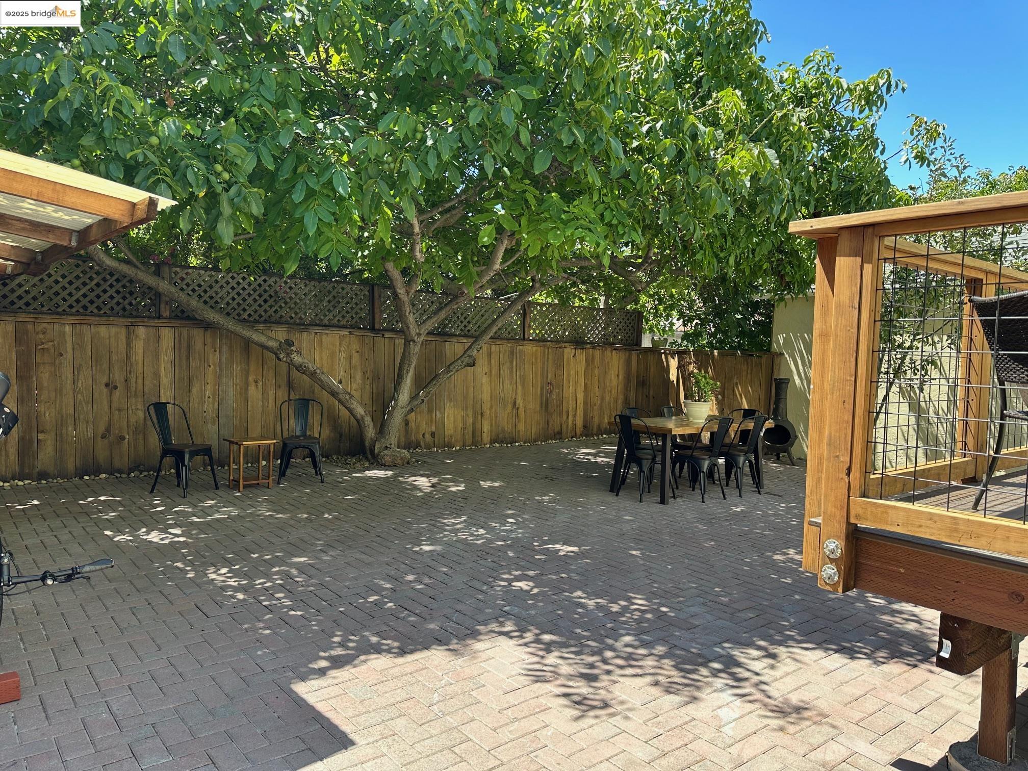 Detail Gallery Image 57 of 59 For 1025 56th Street, Oakland,  CA 94608 - 4 Beds | 3 Baths