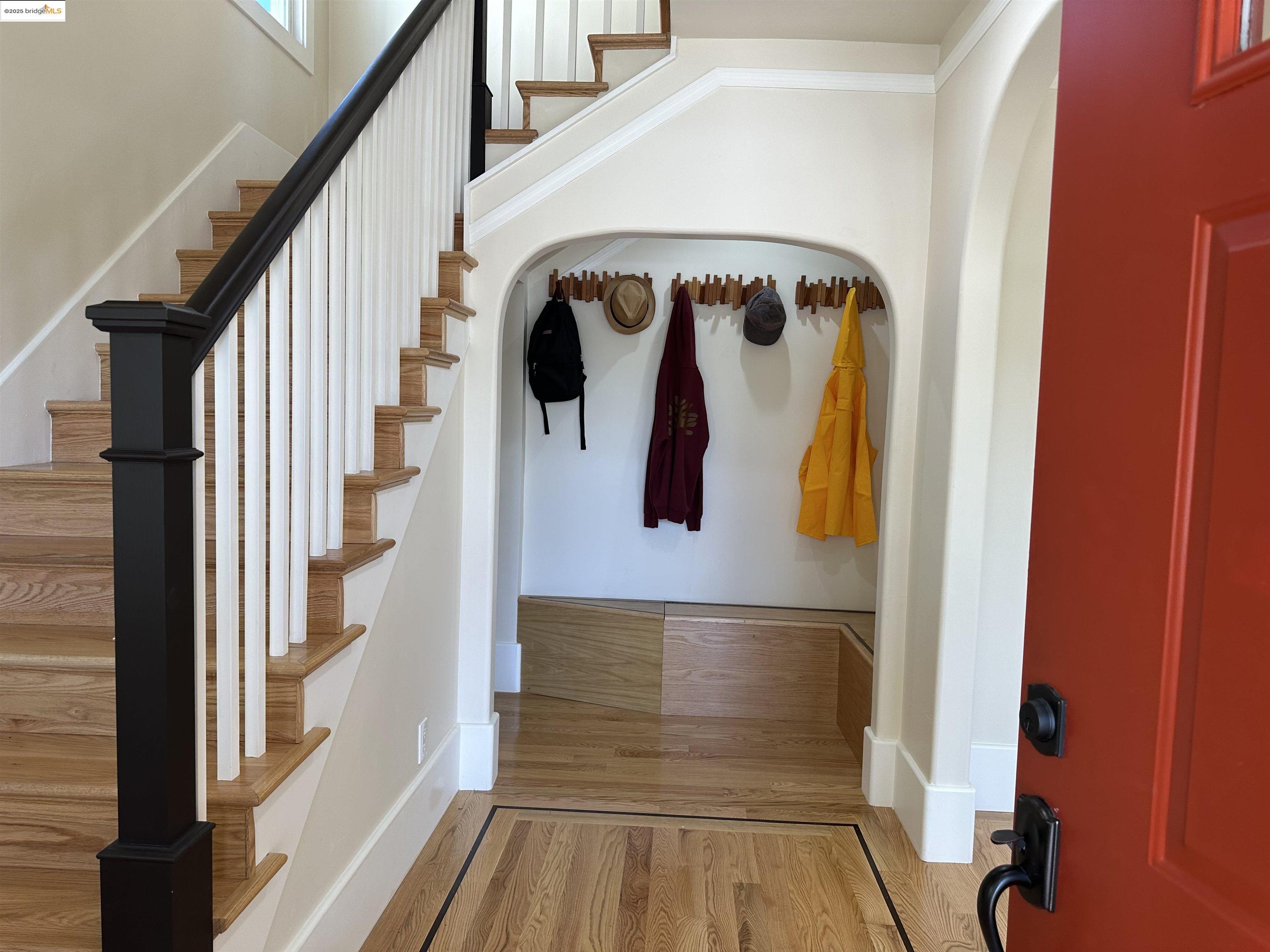Detail Gallery Image 9 of 59 For 1025 56th Street, Oakland,  CA 94608 - 4 Beds | 3 Baths