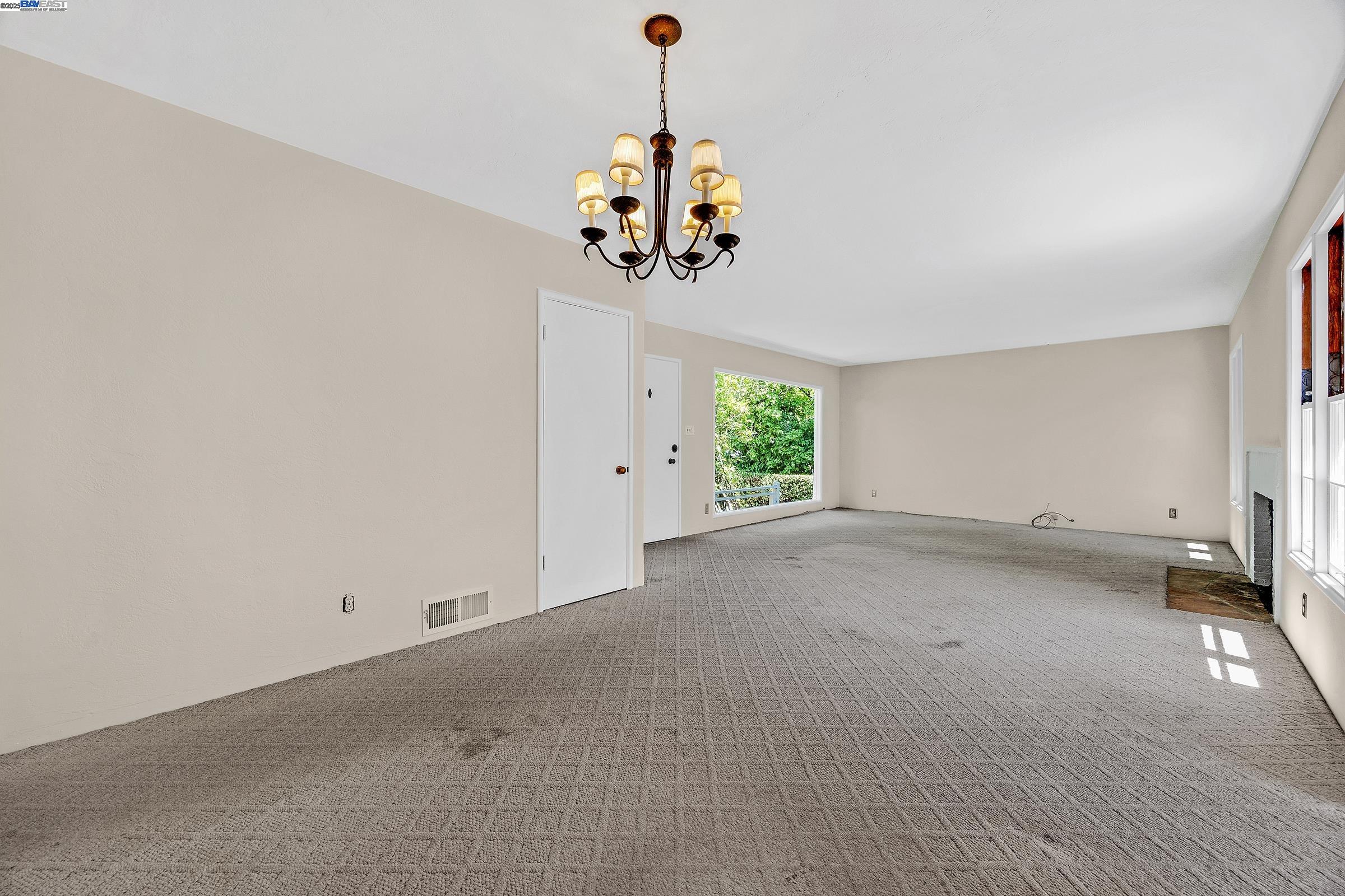 Detail Gallery Image 11 of 48 For 5040 Pierpoint Ave, Oakland,  CA 94602 - 2 Beds | 1/1 Baths