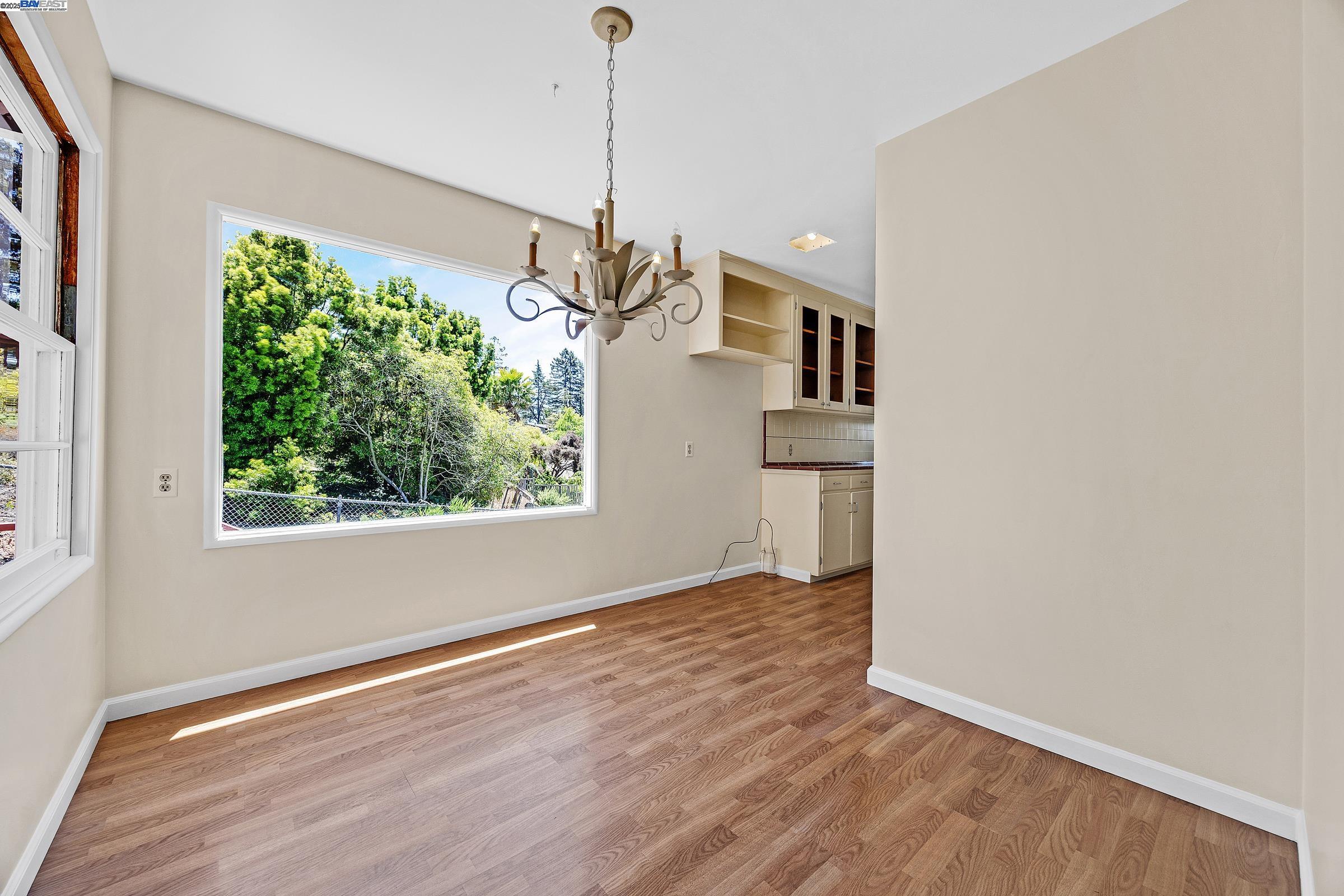 Detail Gallery Image 14 of 48 For 5040 Pierpoint Ave, Oakland,  CA 94602 - 2 Beds | 1/1 Baths