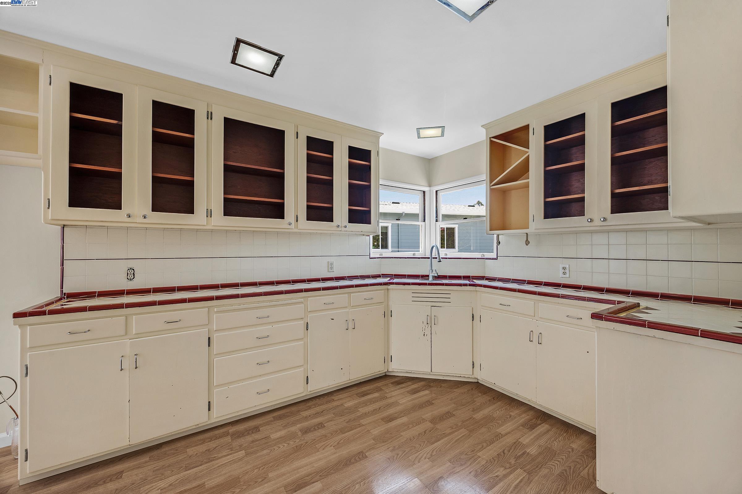 Detail Gallery Image 19 of 48 For 5040 Pierpoint Ave, Oakland,  CA 94602 - 2 Beds | 1/1 Baths