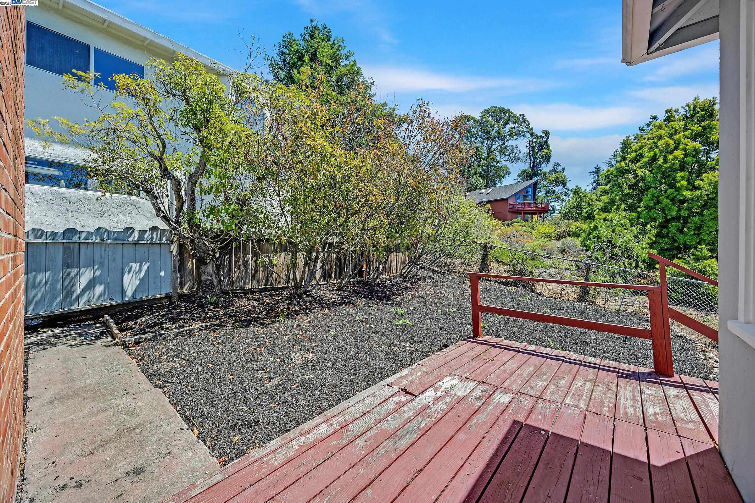Detail Gallery Image 31 of 48 For 5040 Pierpoint Ave, Oakland,  CA 94602 - 2 Beds | 1/1 Baths