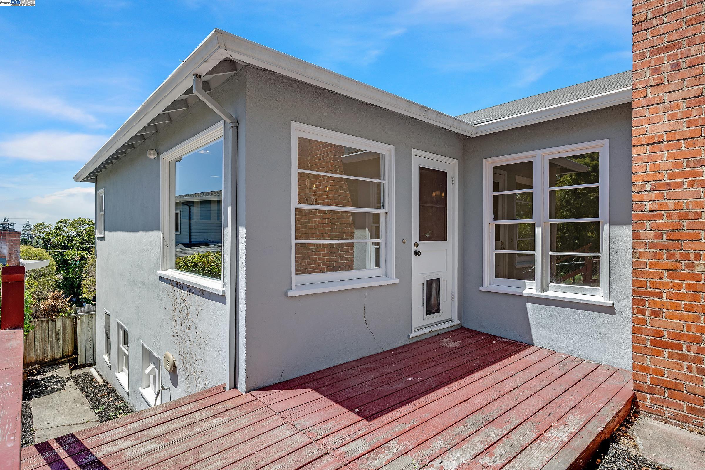 Detail Gallery Image 32 of 48 For 5040 Pierpoint Ave, Oakland,  CA 94602 - 2 Beds | 1/1 Baths