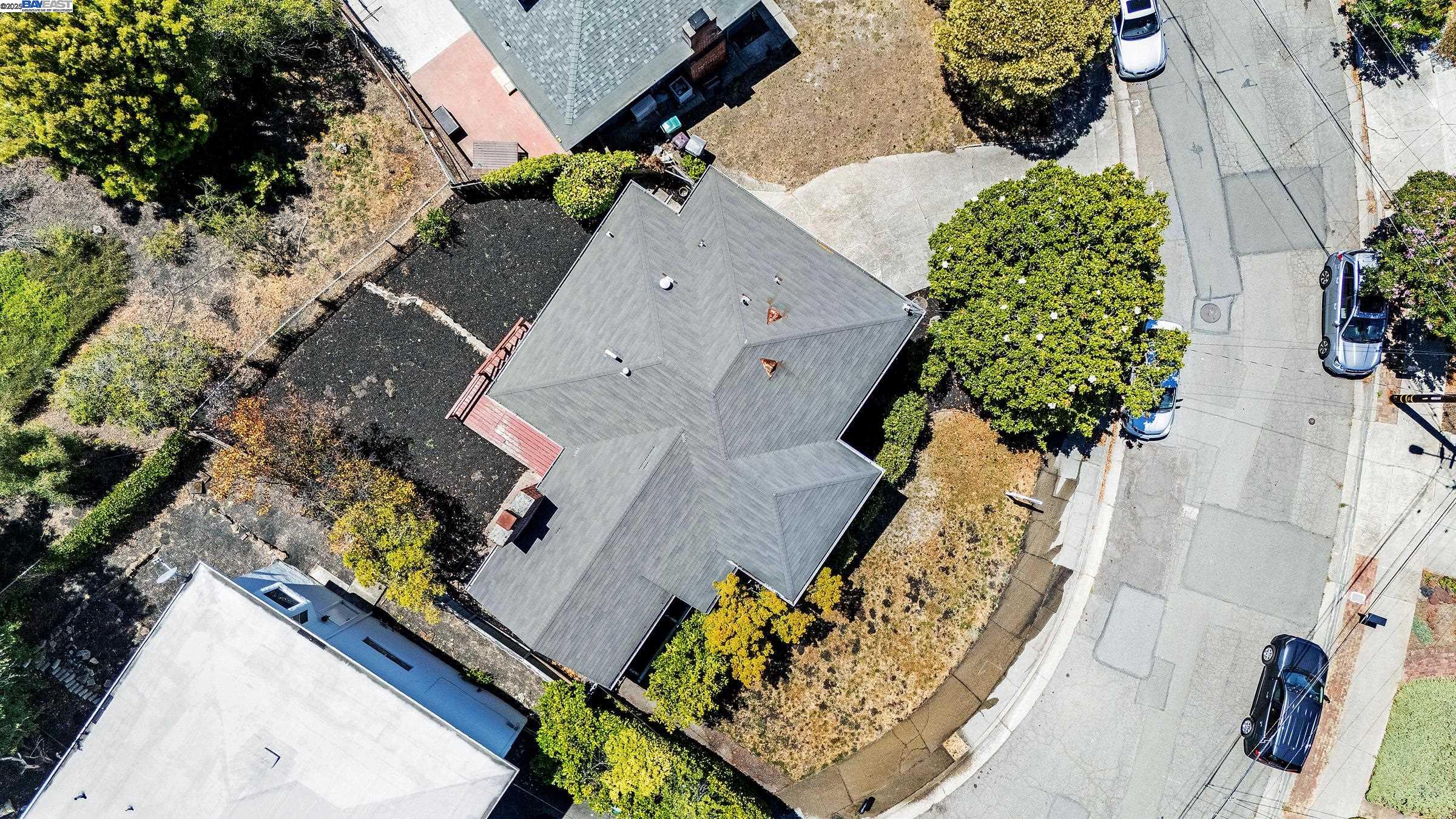 Detail Gallery Image 33 of 48 For 5040 Pierpoint Ave, Oakland,  CA 94602 - 2 Beds | 1/1 Baths