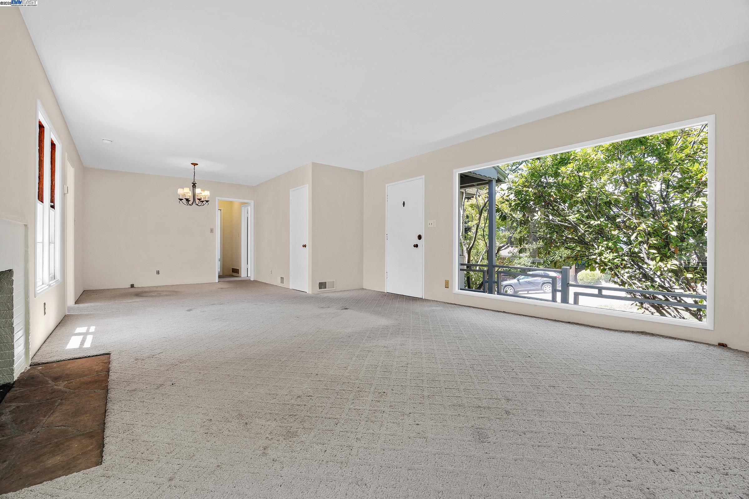 Detail Gallery Image 10 of 48 For 5040 Pierpoint Ave, Oakland,  CA 94602 - 2 Beds | 1/1 Baths