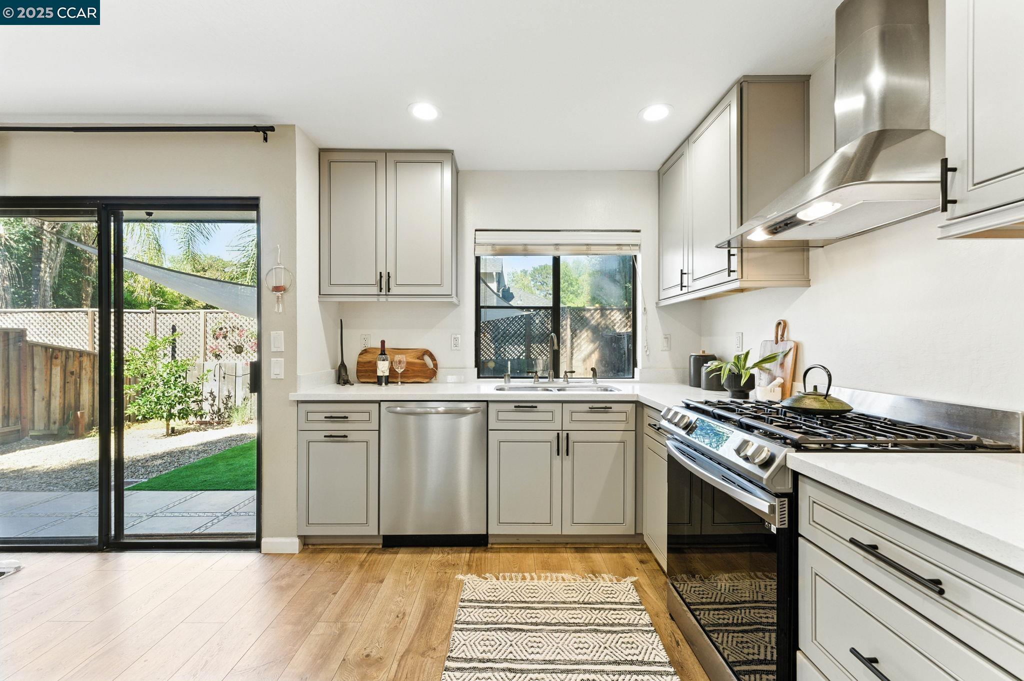 Detail Gallery Image 16 of 46 For 1660 San Luis Rd, Walnut Creek,  CA 94595 - 2 Beds | 1/1 Baths