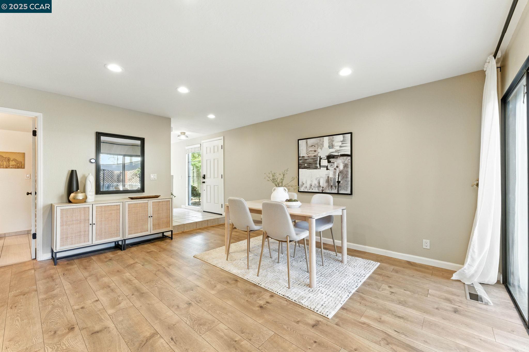 Detail Gallery Image 18 of 46 For 1660 San Luis Rd, Walnut Creek,  CA 94595 - 2 Beds | 1/1 Baths