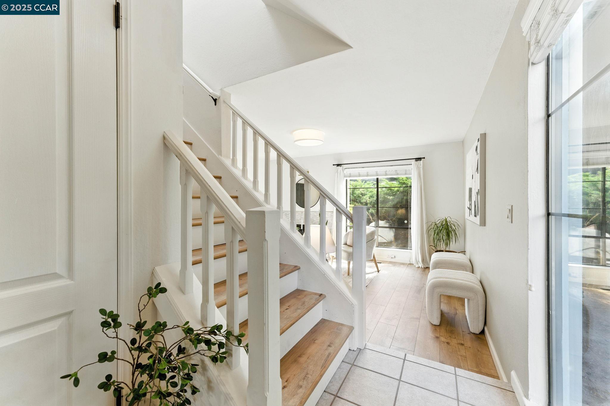 Detail Gallery Image 4 of 46 For 1660 San Luis Rd, Walnut Creek,  CA 94595 - 2 Beds | 1/1 Baths