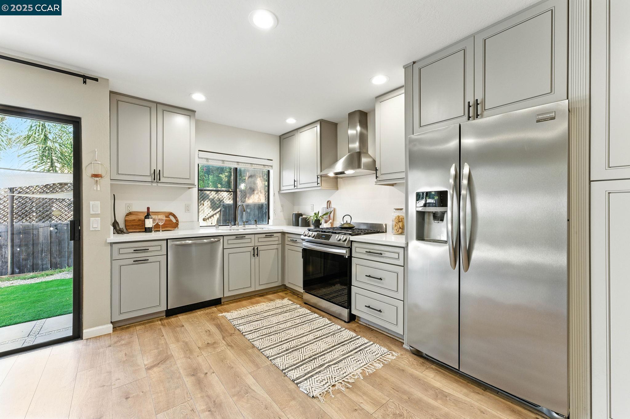 Detail Gallery Image 10 of 46 For 1660 San Luis Rd, Walnut Creek,  CA 94595 - 2 Beds | 1/1 Baths