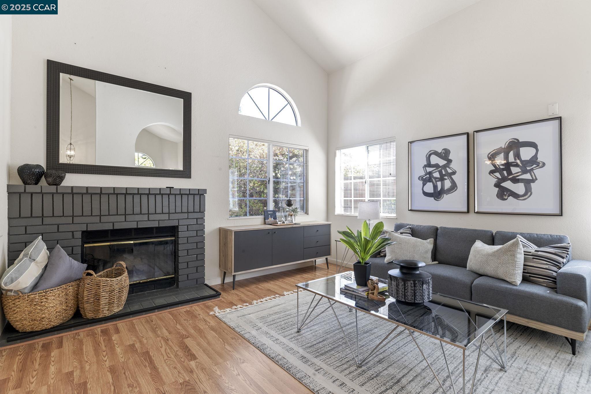Detail Gallery Image 11 of 59 For 1015 Hidden Oak Ct, Concord,  CA 94521 - 3 Beds | 2/1 Baths