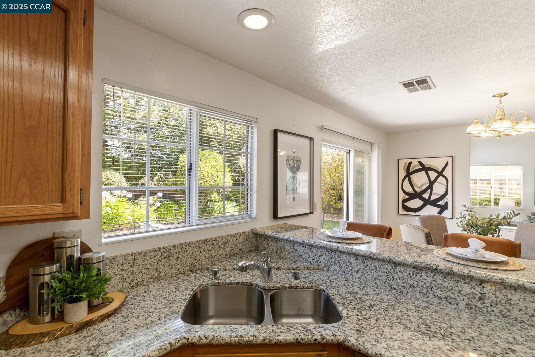 Detail Gallery Image 21 of 59 For 1015 Hidden Oak Ct, Concord,  CA 94521 - 3 Beds | 2/1 Baths