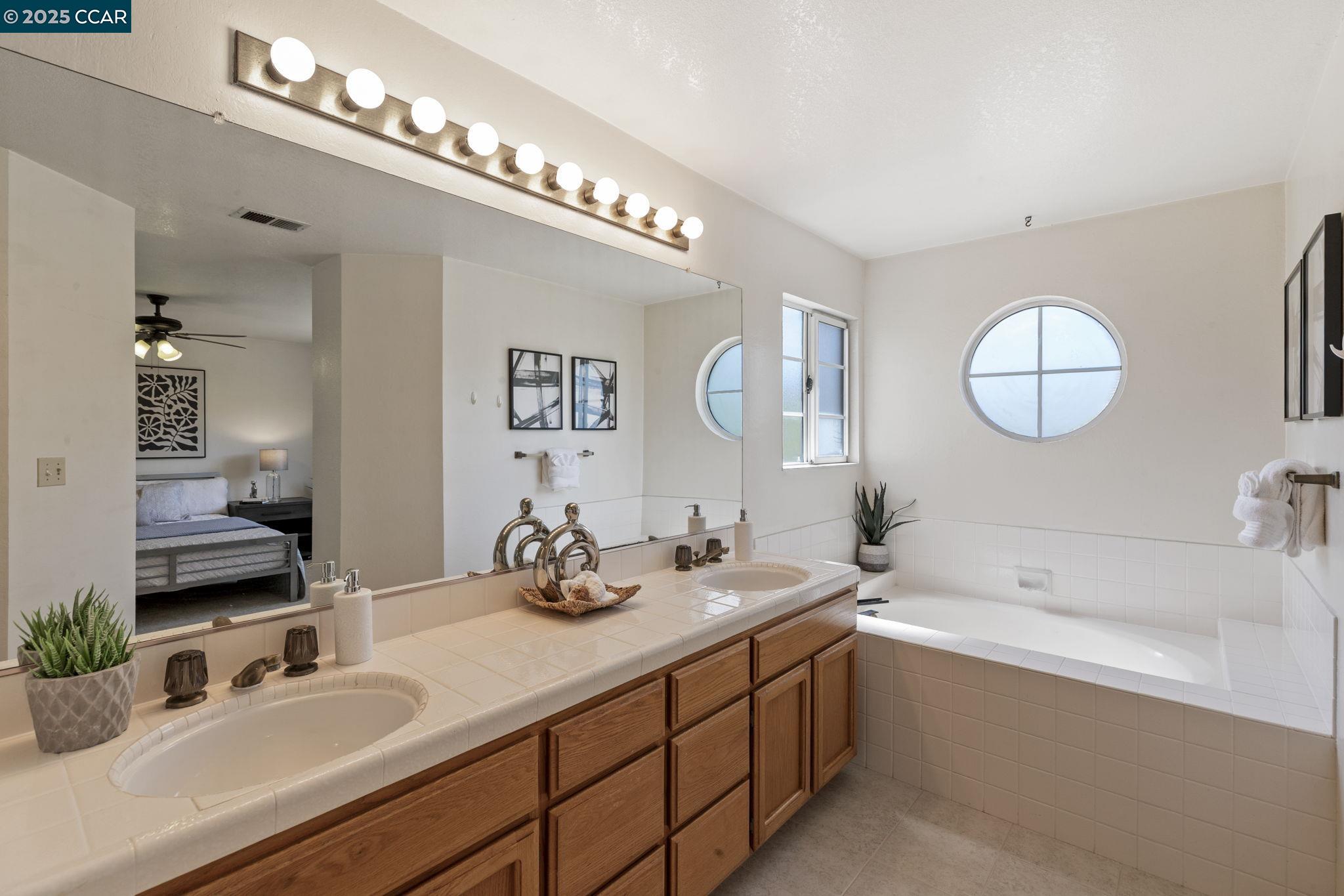 Detail Gallery Image 29 of 59 For 1015 Hidden Oak Ct, Concord,  CA 94521 - 3 Beds | 2/1 Baths