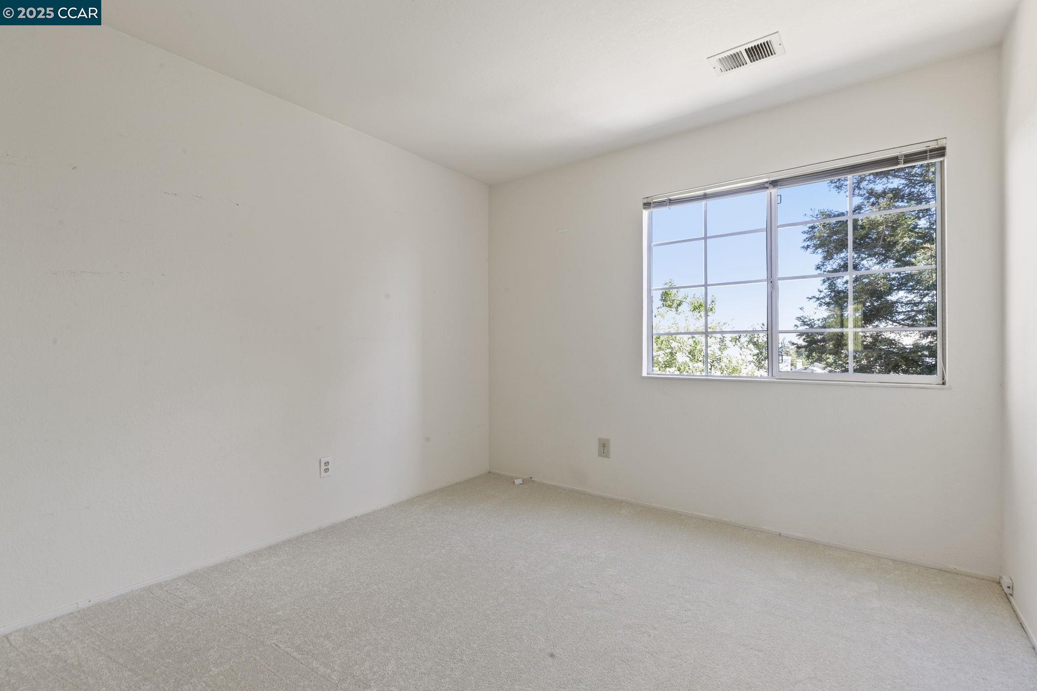 Detail Gallery Image 37 of 59 For 1015 Hidden Oak Ct, Concord,  CA 94521 - 3 Beds | 2/1 Baths