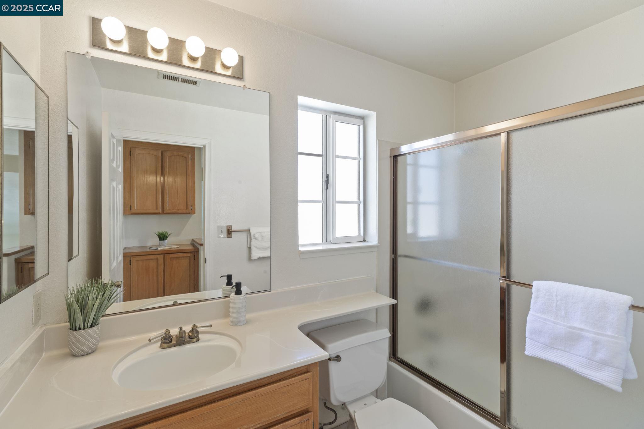 Detail Gallery Image 40 of 59 For 1015 Hidden Oak Ct, Concord,  CA 94521 - 3 Beds | 2/1 Baths