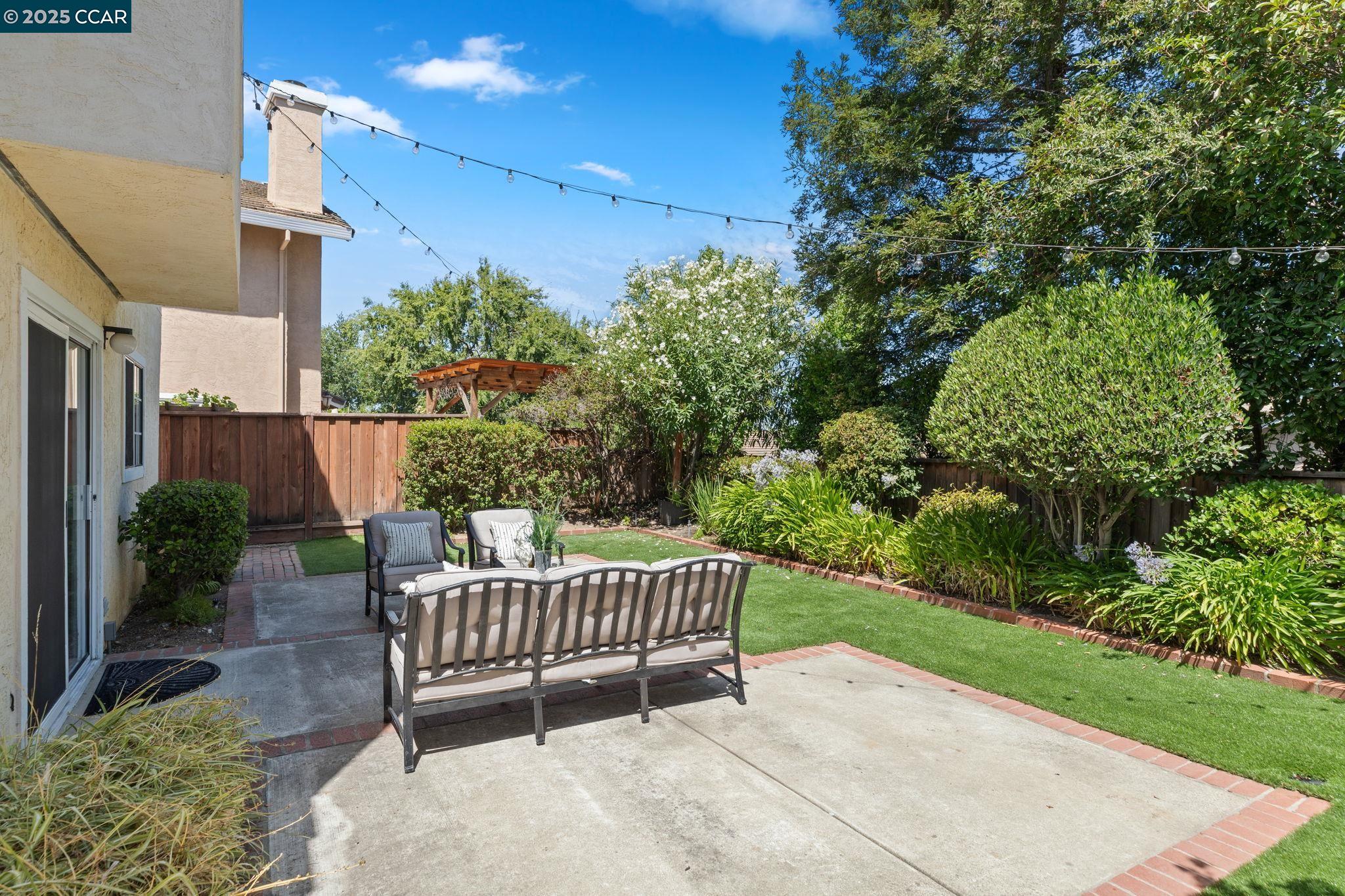 Detail Gallery Image 53 of 59 For 1015 Hidden Oak Ct, Concord,  CA 94521 - 3 Beds | 2/1 Baths