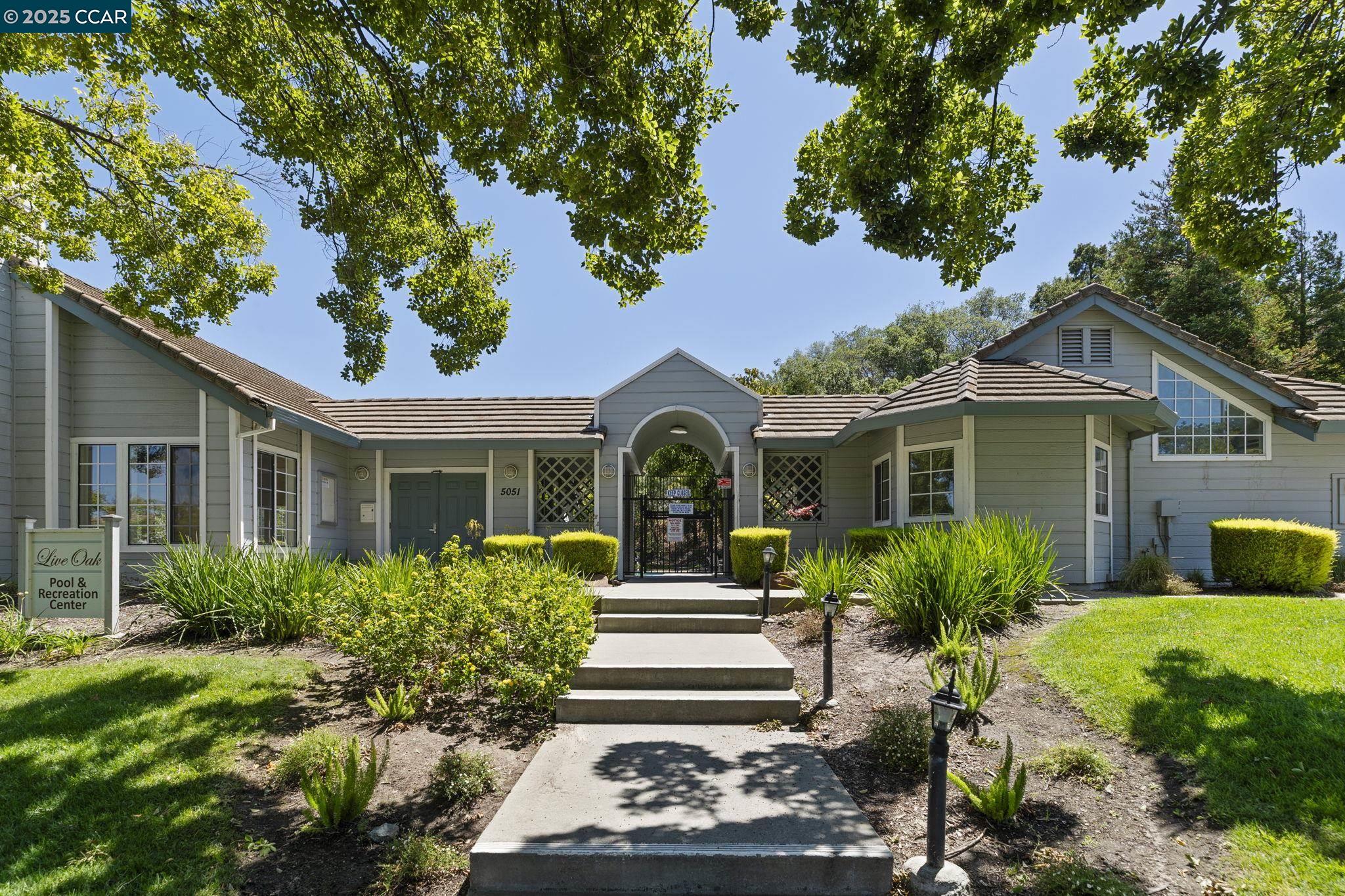 Detail Gallery Image 56 of 59 For 1015 Hidden Oak Ct, Concord,  CA 94521 - 3 Beds | 2/1 Baths